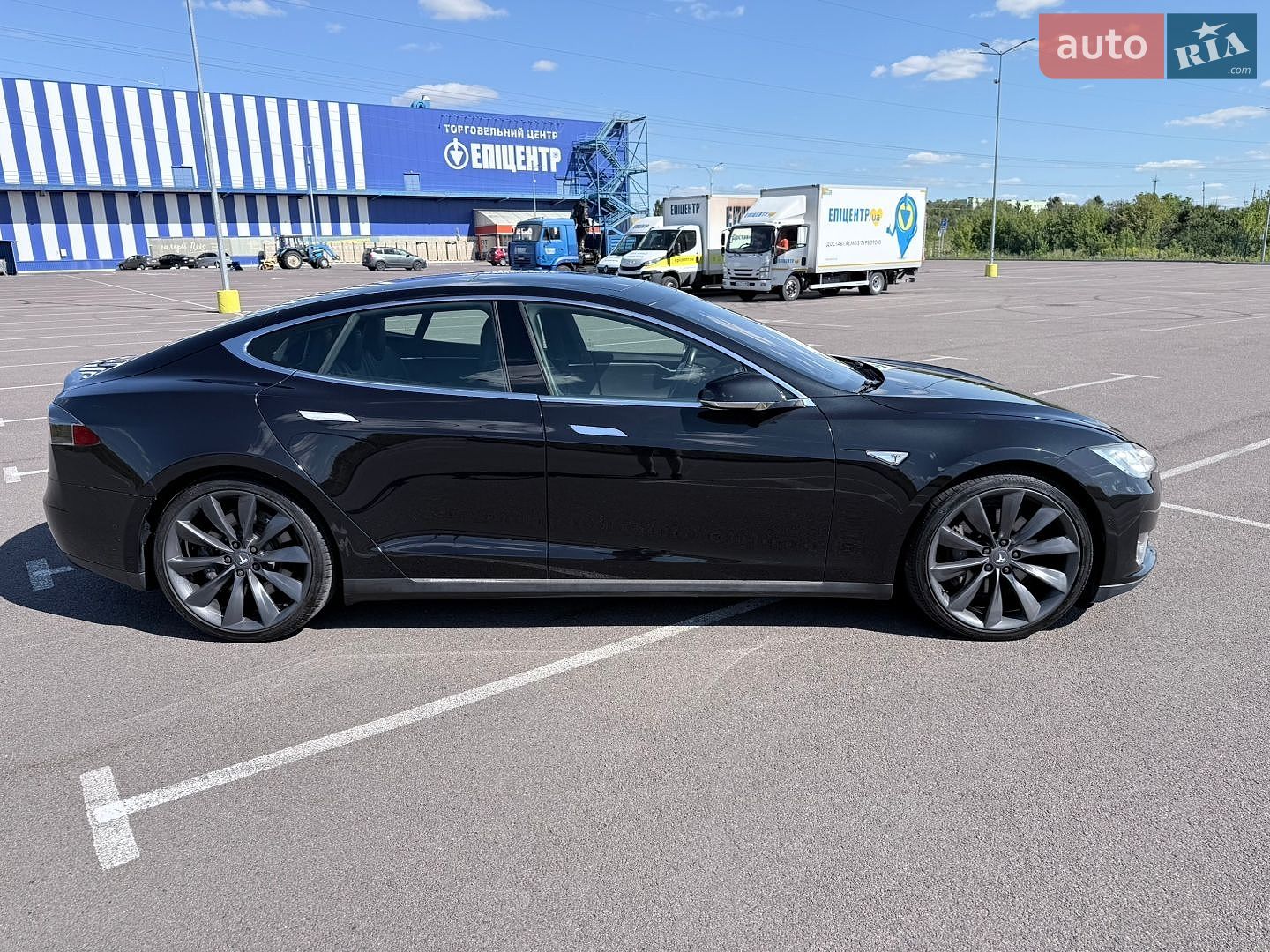Tesla Model S 2015 VIN 5YJSA1H20FF098023 фото оголошення 2 з 42