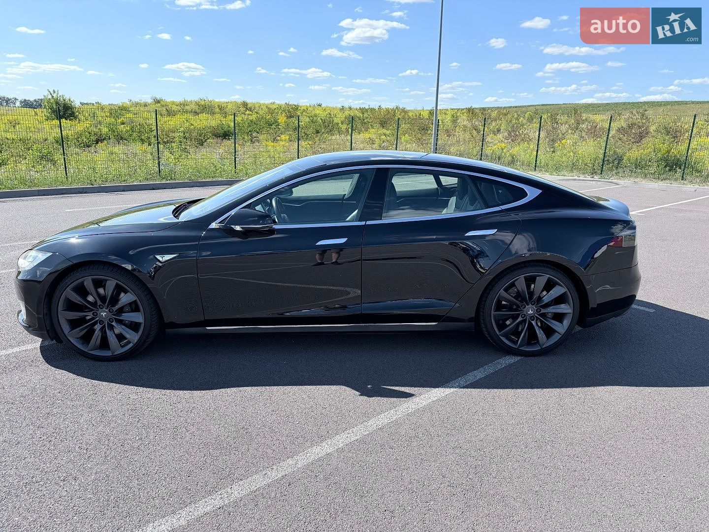 Tesla Model S 2015 VIN 5YJSA1H20FF098023 фото оголошення 12 з 42