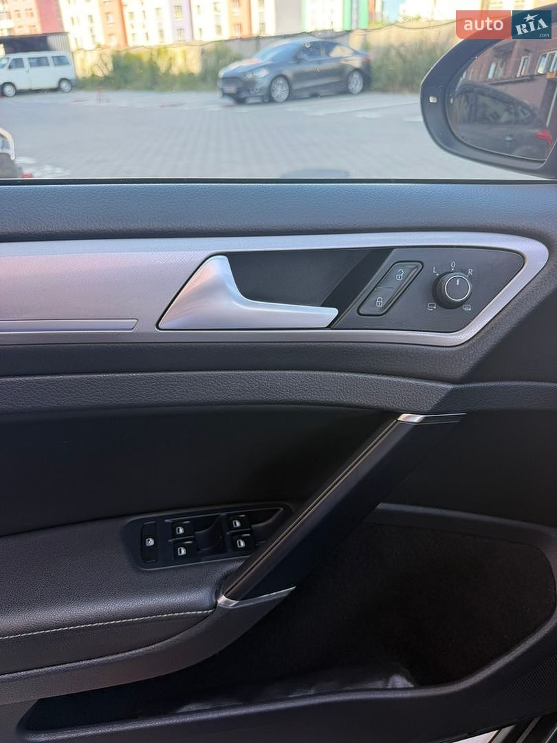 Volkswagen e-Golf 2015 VIN WVWZZZAUZFW910892 фото оголошення 23 з 29