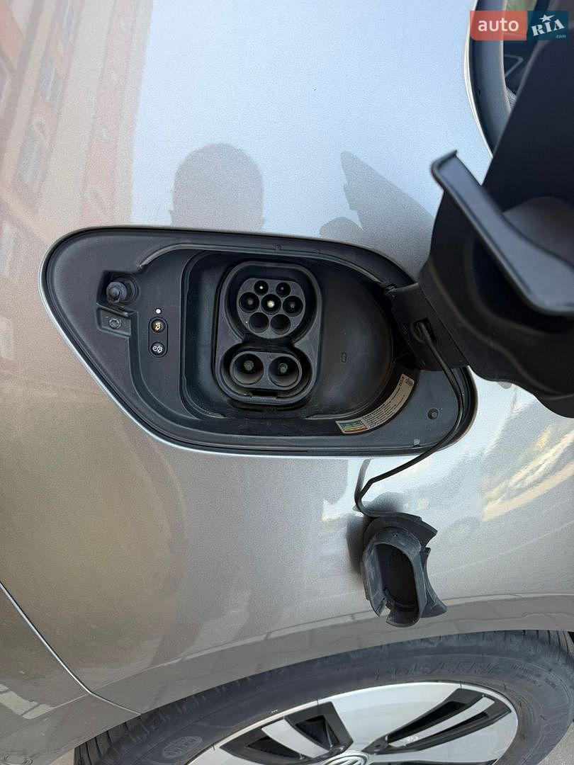 Volkswagen e-Golf 2015 VIN WVWZZZAUZFW910892 фото оголошення 27 з 29