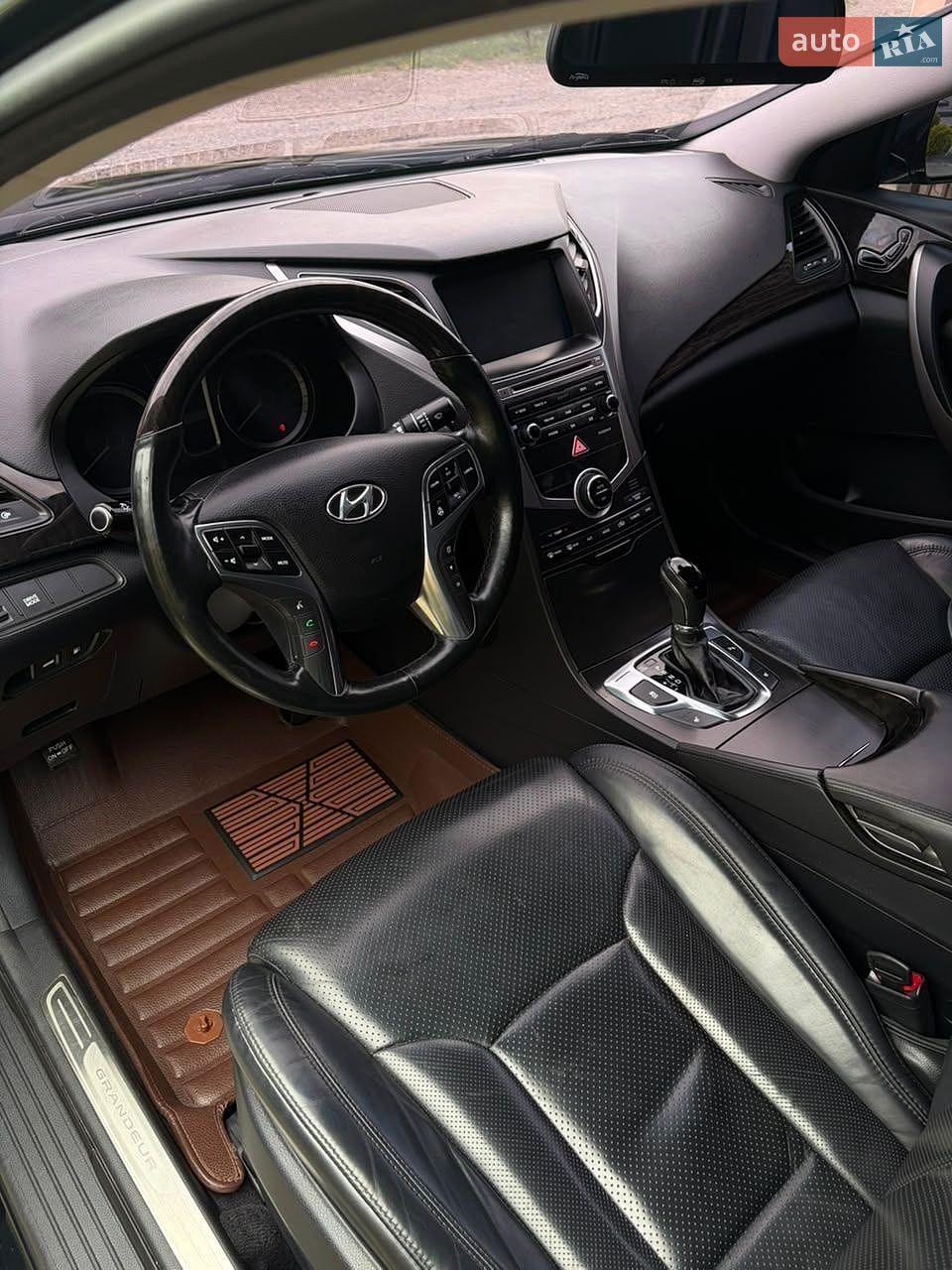 Hyundai Grandeur 2016 VIN KMHFH41NBHA580441 фото оголошення 5 з 14