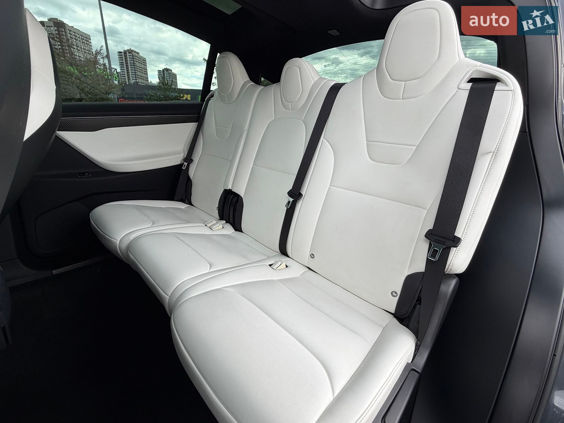 Tesla Model X 2017 VIN 5YJXCDE41HF052307 фото оголошення 25 з 39