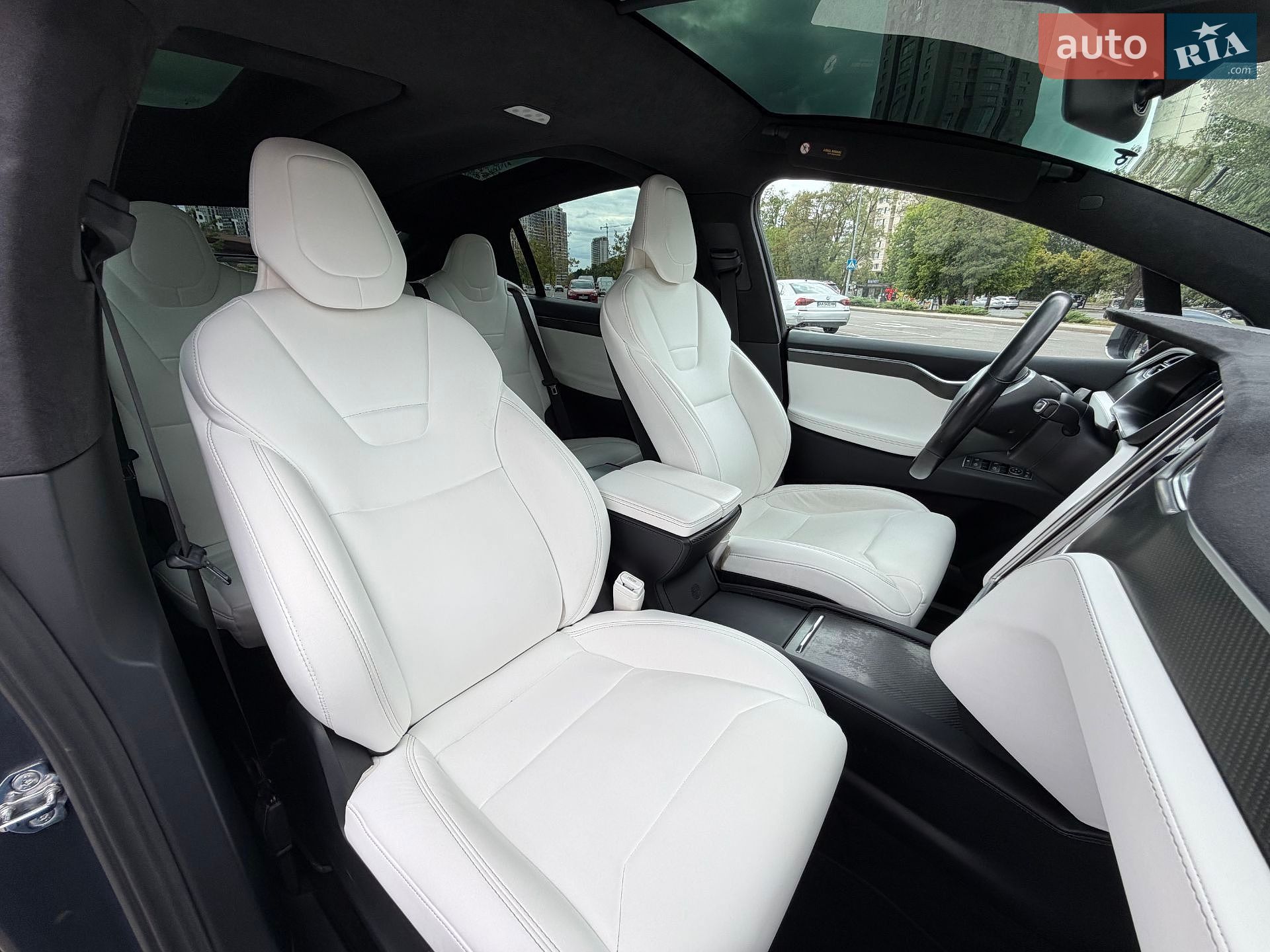 Tesla Model X 2017 VIN 5YJXCDE41HF052307 фото оголошення 26 з 39