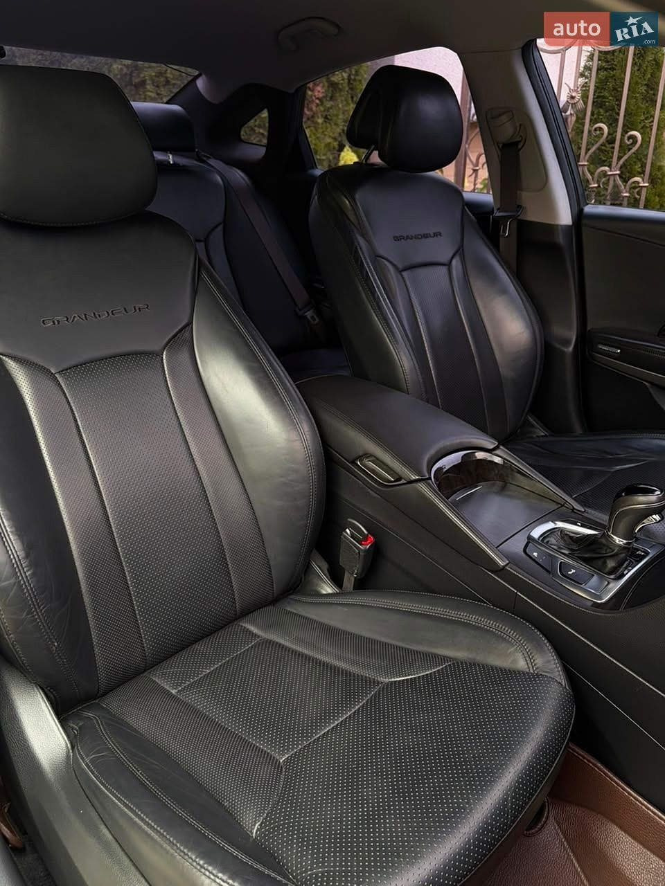 Hyundai Grandeur 2016 VIN KMHFH41NBHA580441 фото оголошення 9 з 14
