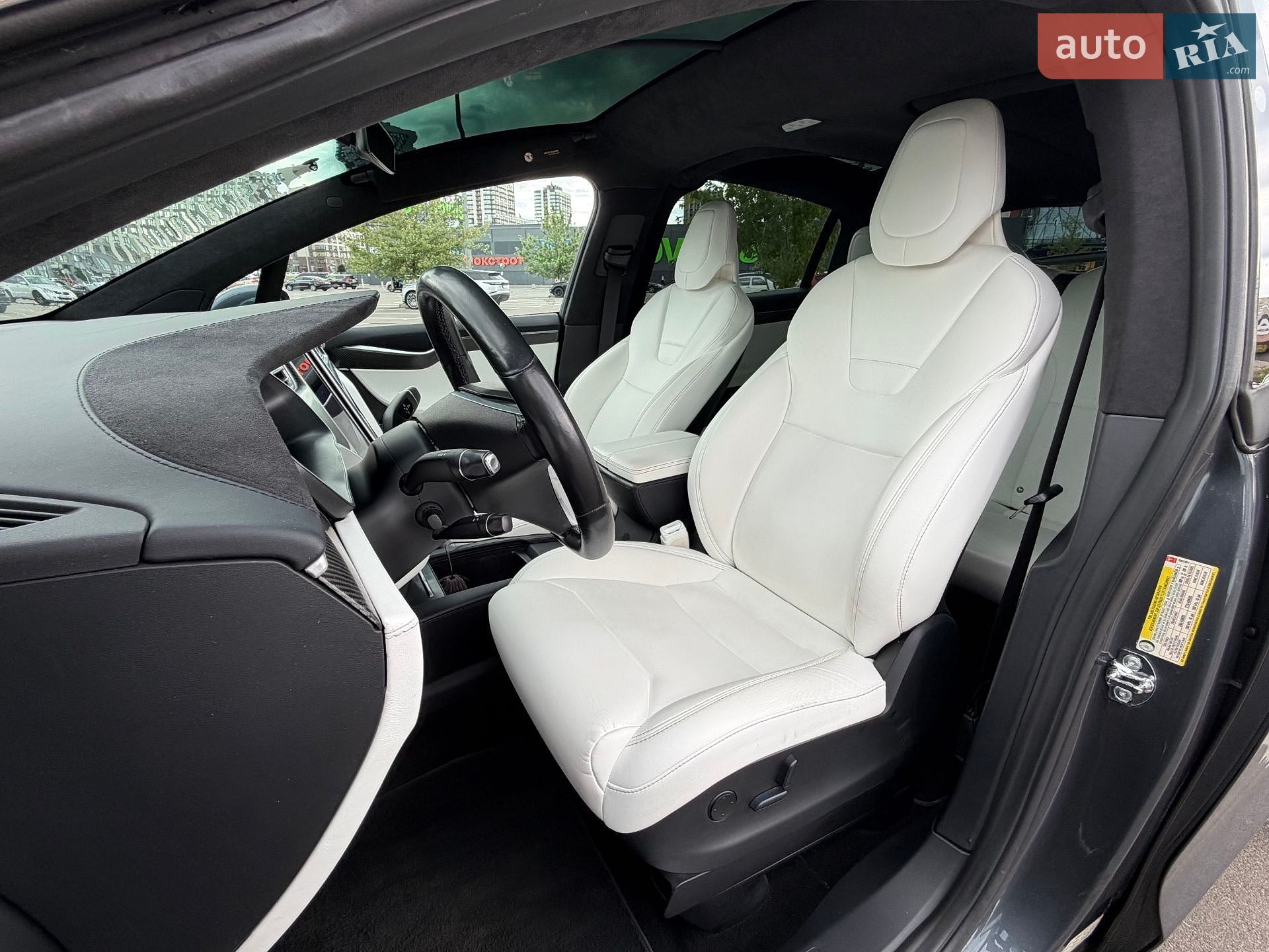 Tesla Model X 2017 VIN 5YJXCDE41HF052307 фото оголошення 32 з 39