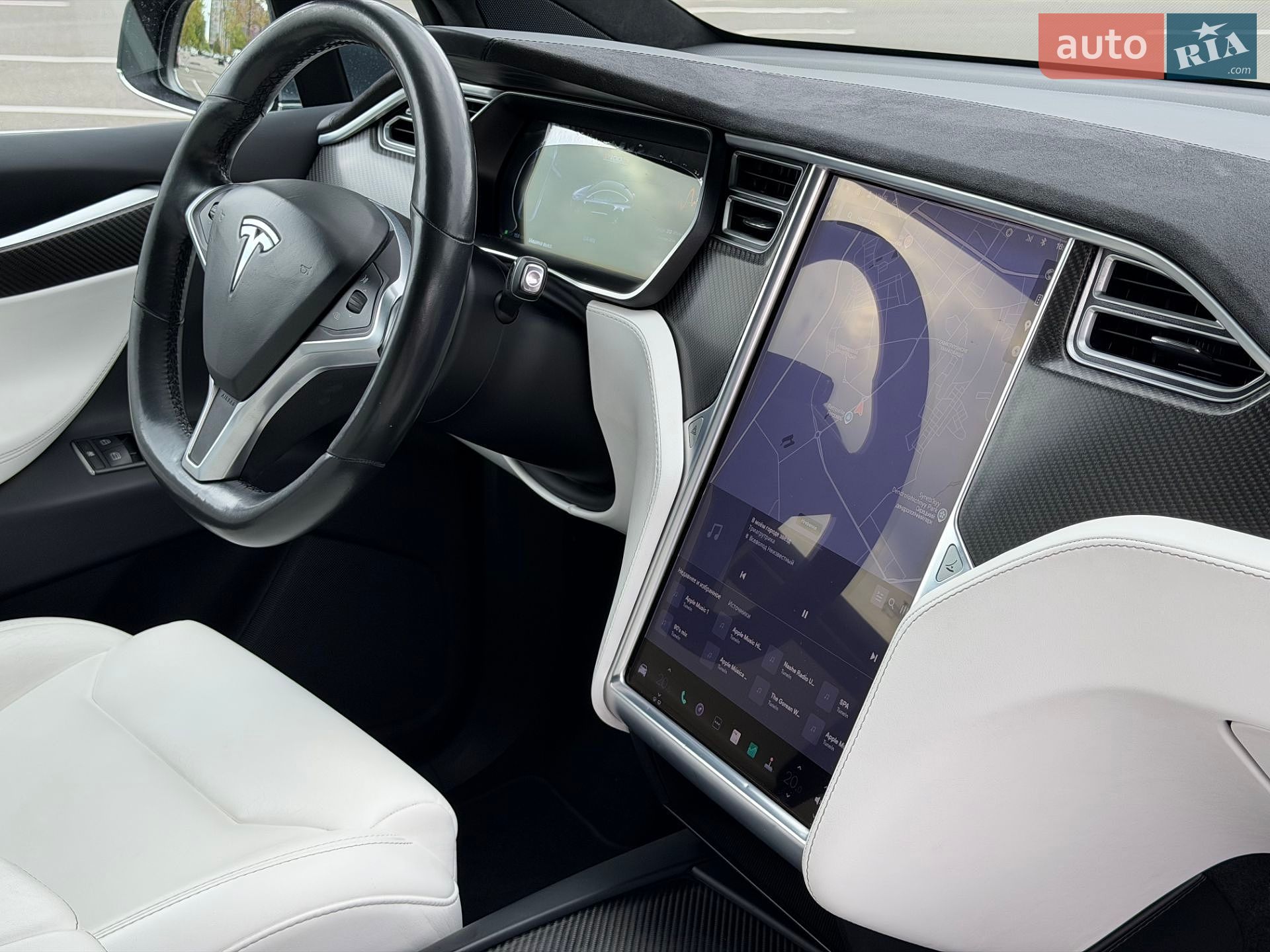Tesla Model X 2017 VIN 5YJXCDE41HF052307 фото оголошення 38 з 39