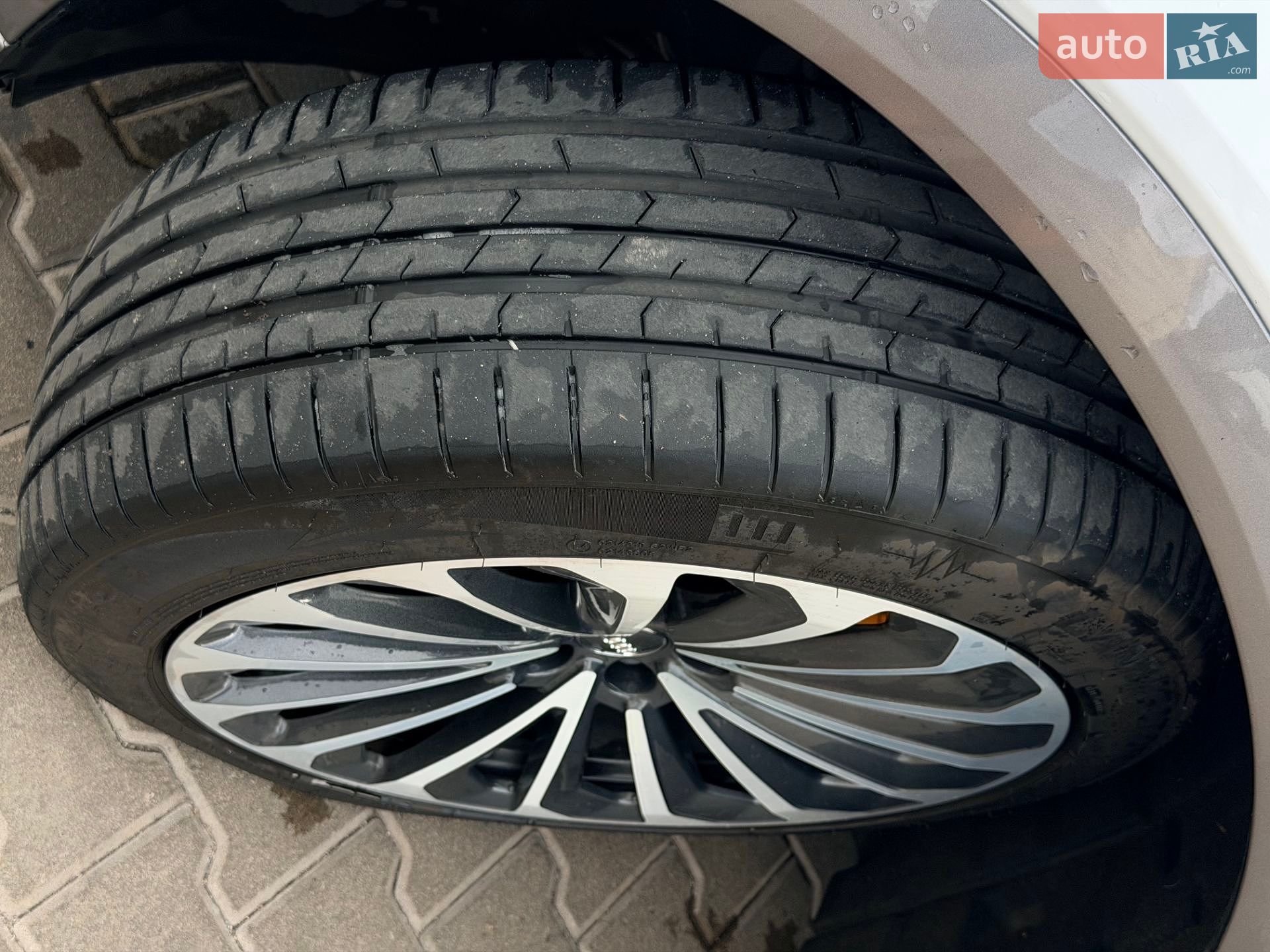 Audi e-tron 2019 VIN WAUZZZGE0KB000975 фото оголошення 19 з 20