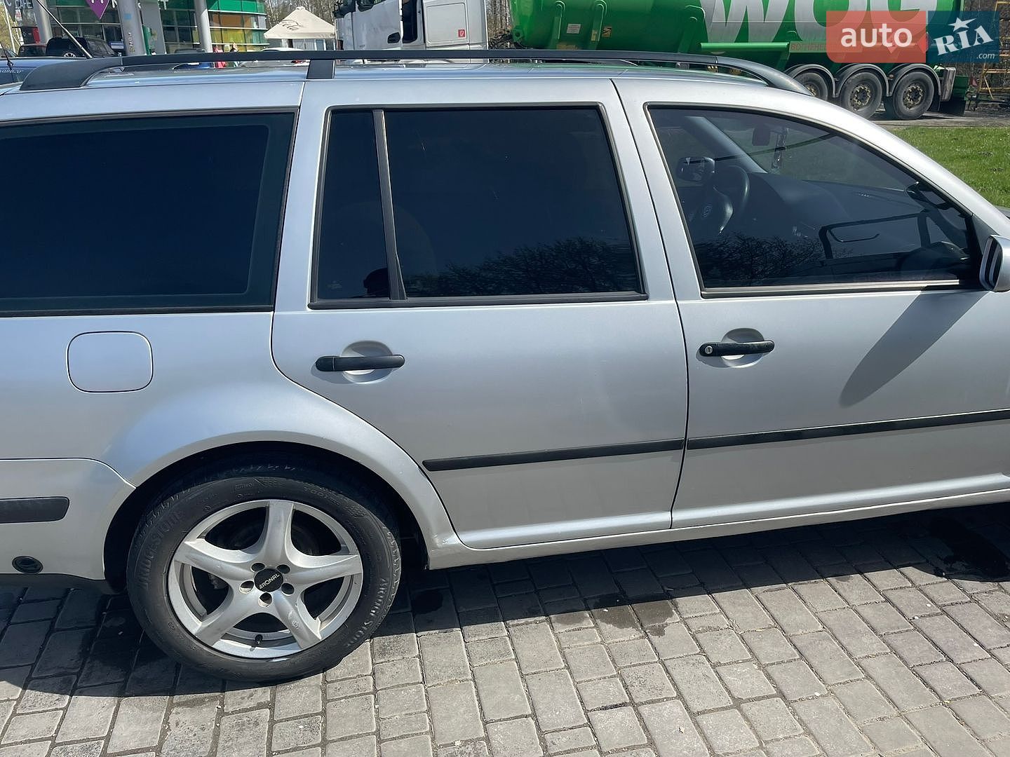 Volkswagen Golf 2002 VIN WVWZZZ1JZ3W247572 фото оголошення 2 з 9
