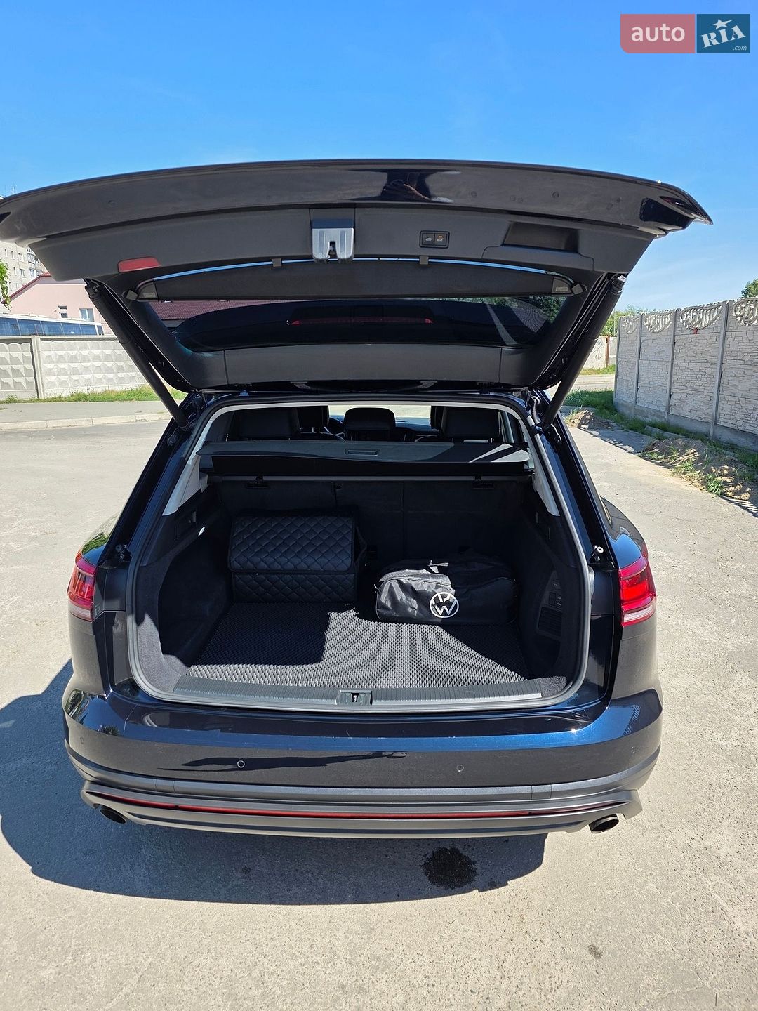 Volkswagen Touareg 2020 VIN WVGZZZCRZMD013432 фото оголошення 19 з 23
