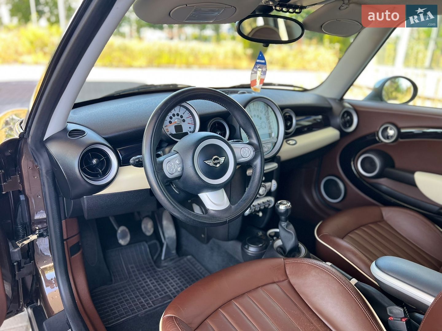 Mini Clubman 2008 VIN WMWML310X0TP06557 фото оголошення 31 з 68