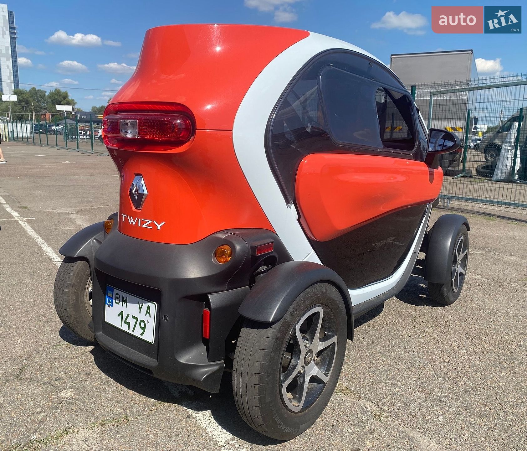 Renault Twizy Z.E. 2020 VIN KNMJ2Z2ZMLP000722 фото оголошення 6 з 33
