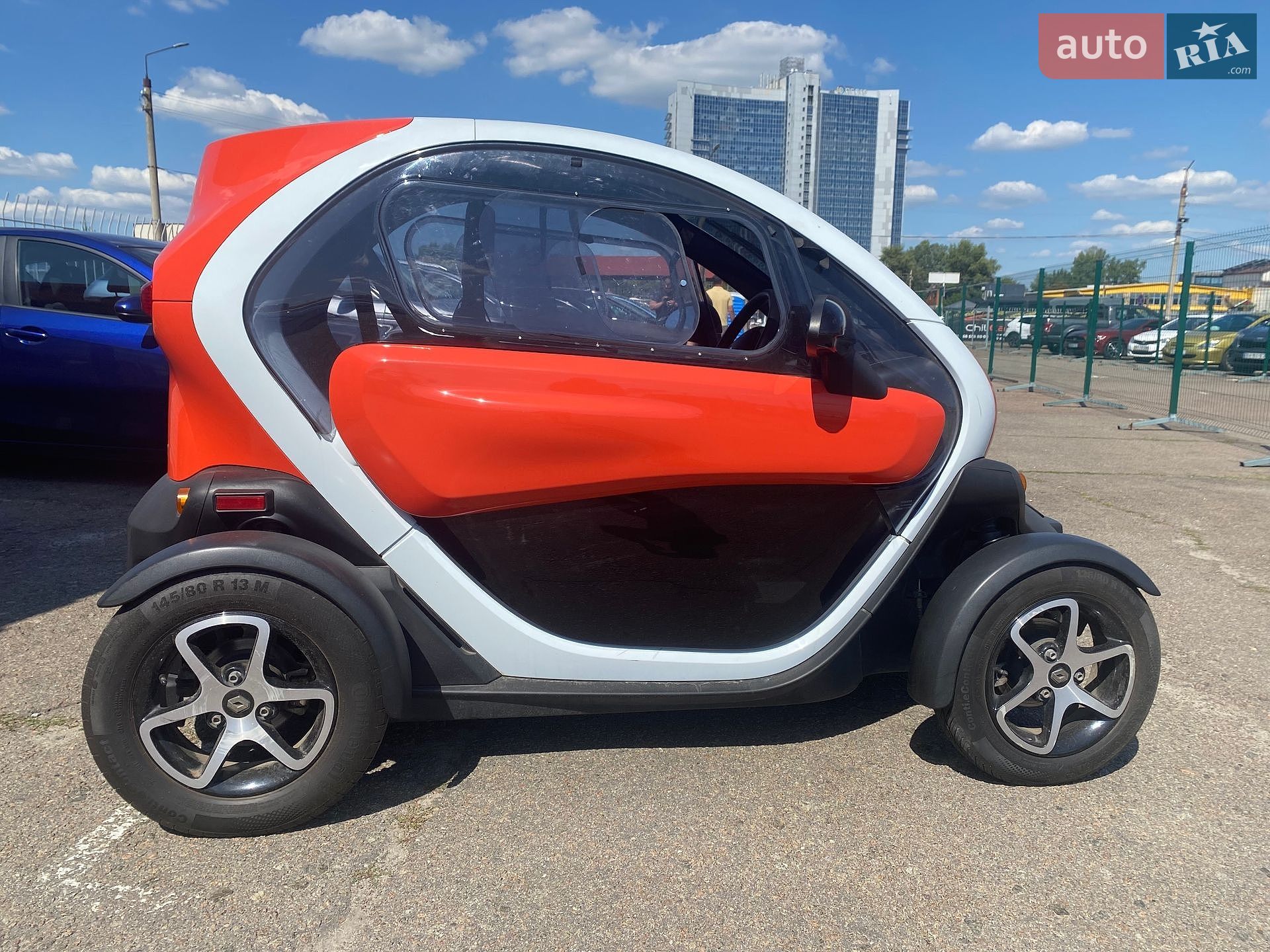Renault Twizy Z.E. 2020 VIN KNMJ2Z2ZMLP000722 фото оголошення 7 з 33