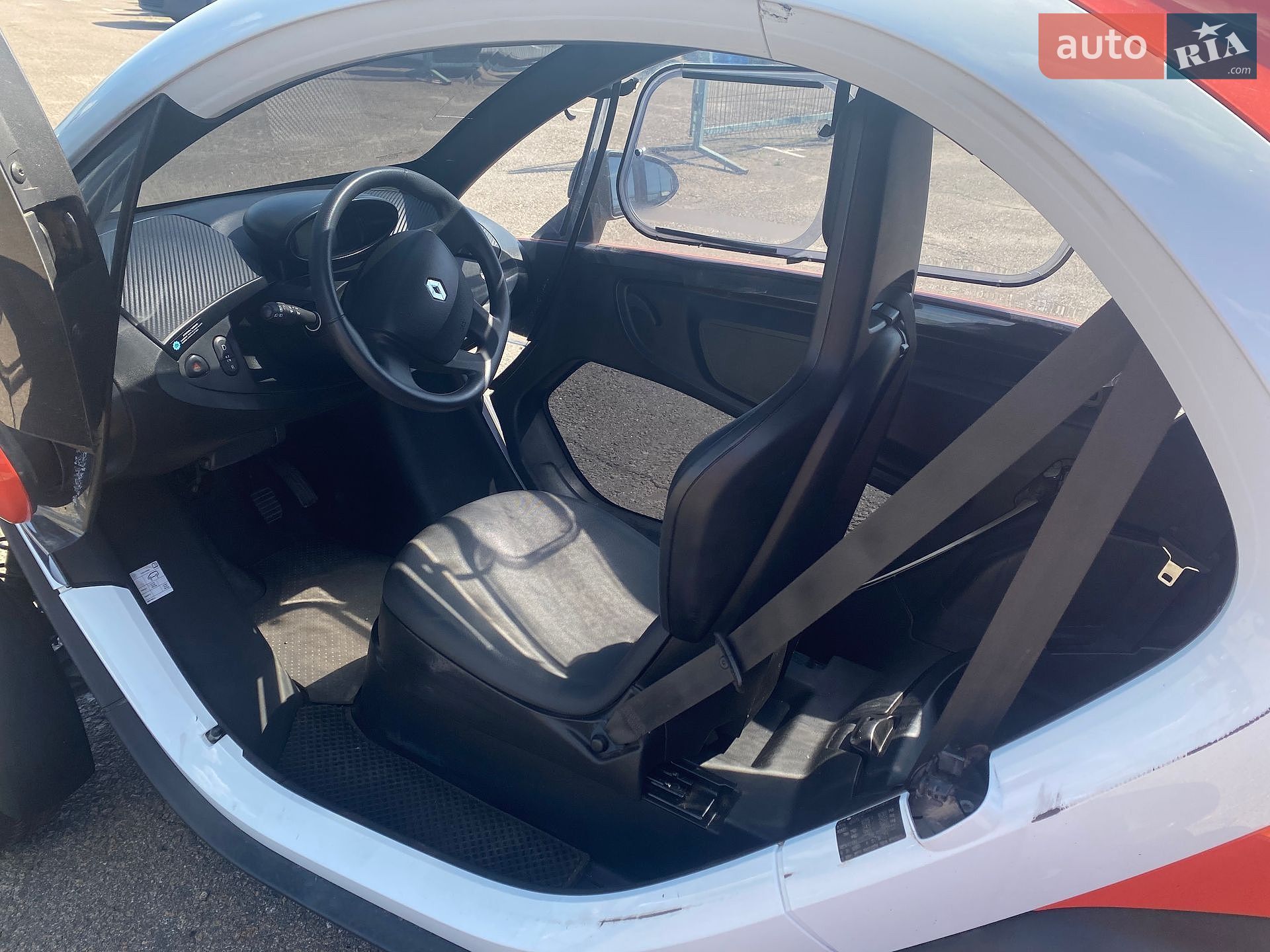 Renault Twizy Z.E. 2020 VIN KNMJ2Z2ZMLP000722 фото оголошення 9 з 33
