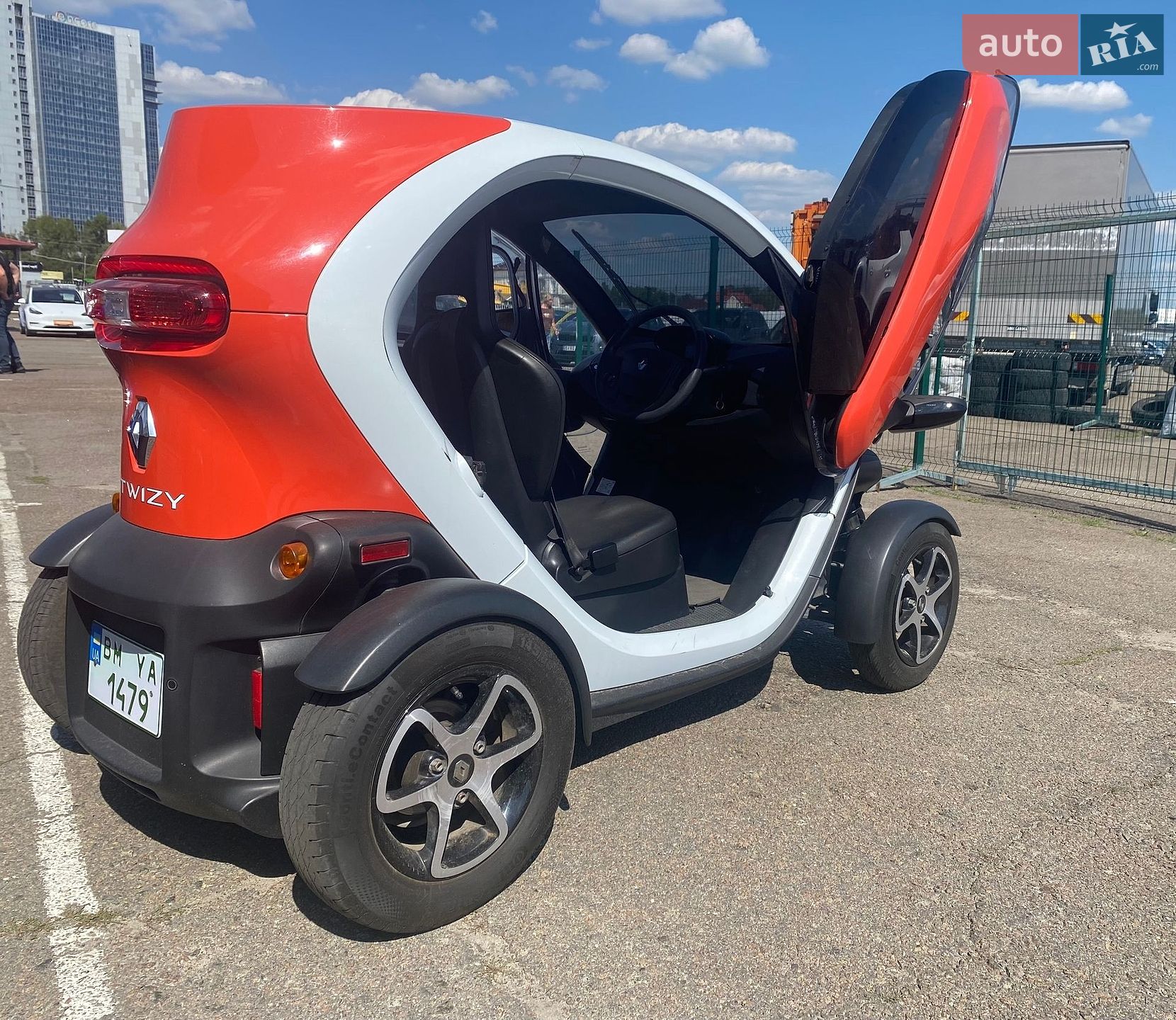 Renault Twizy Z.E. 2020 VIN KNMJ2Z2ZMLP000722 фото оголошення 17 з 33