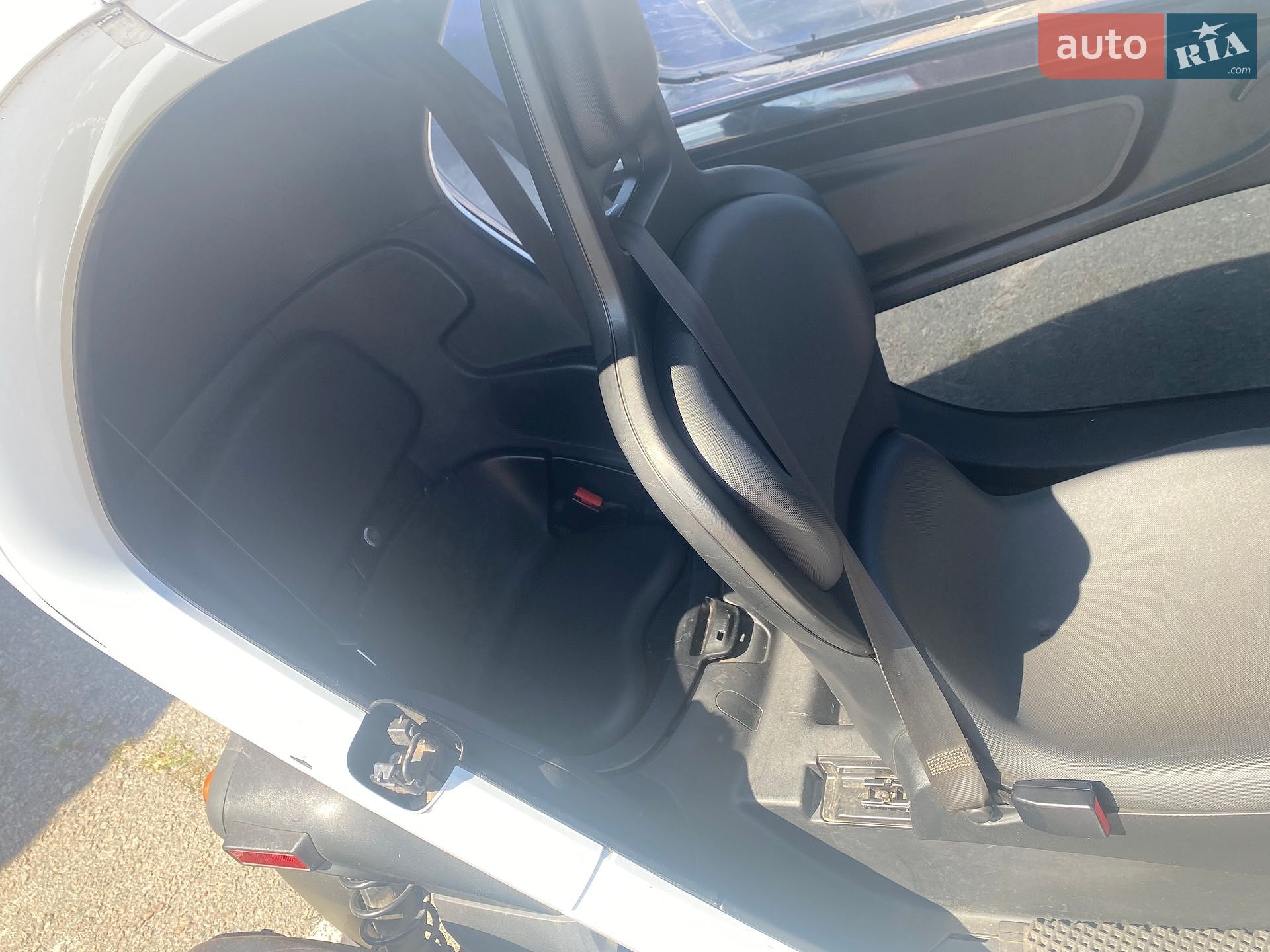 Renault Twizy Z.E. 2020 VIN KNMJ2Z2ZMLP000722 фото оголошення 19 з 33