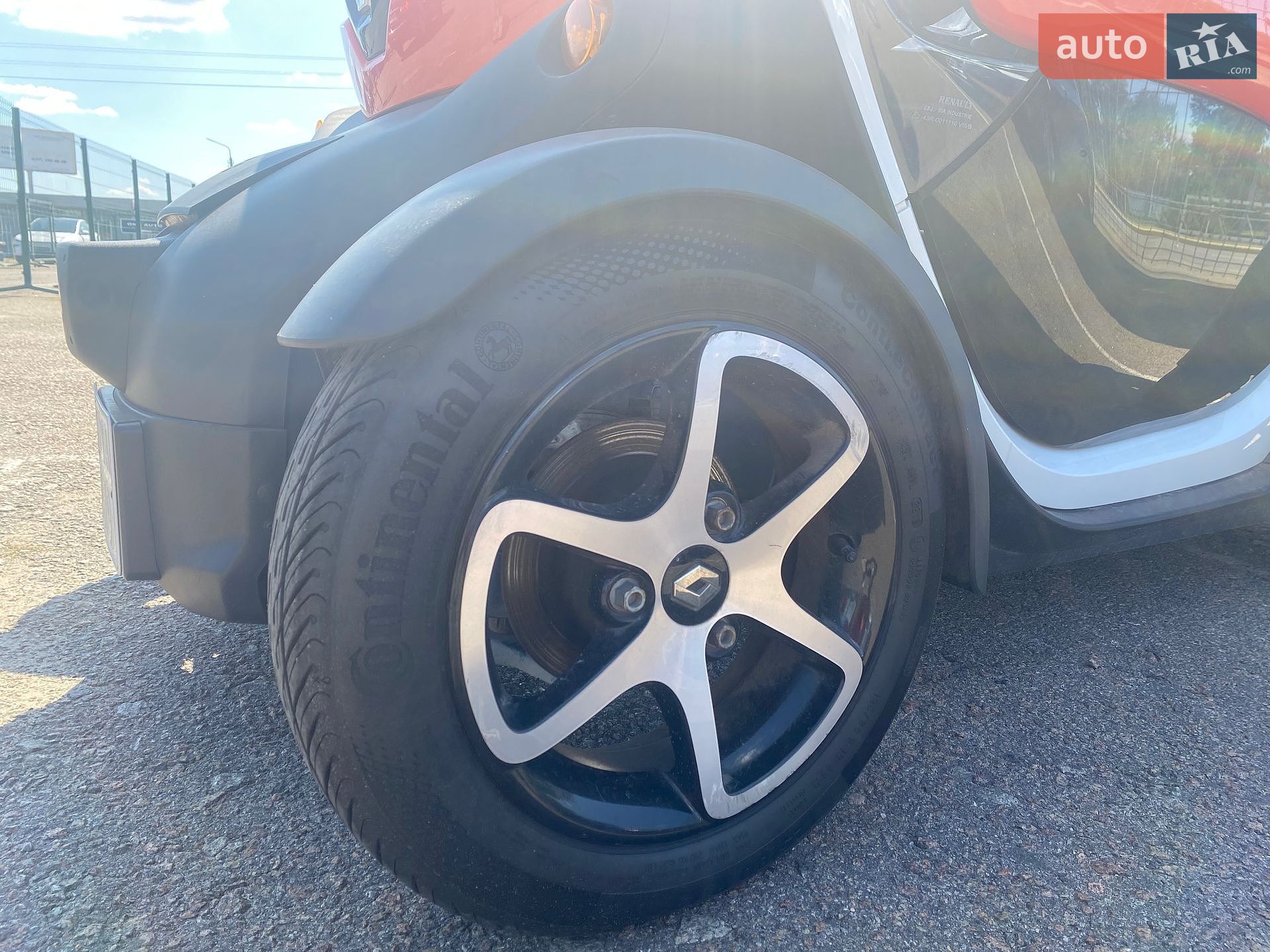 Renault Twizy Z.E. 2020 VIN KNMJ2Z2ZMLP000722 фото оголошення 28 з 33