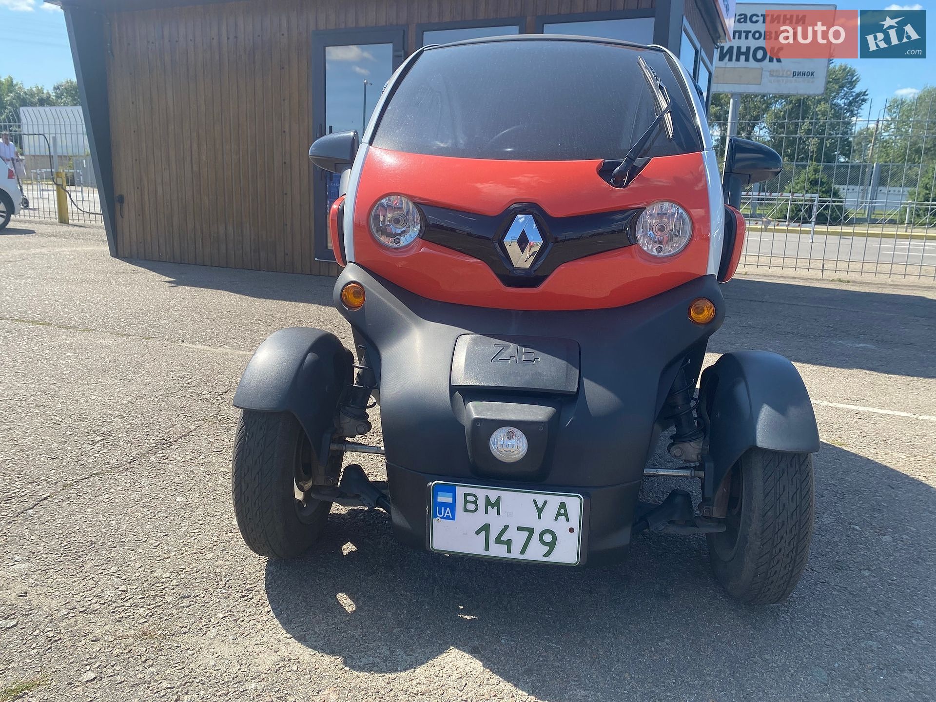 Renault Twizy Z.E. 2020 VIN KNMJ2Z2ZMLP000722 фото оголошення 30 з 33