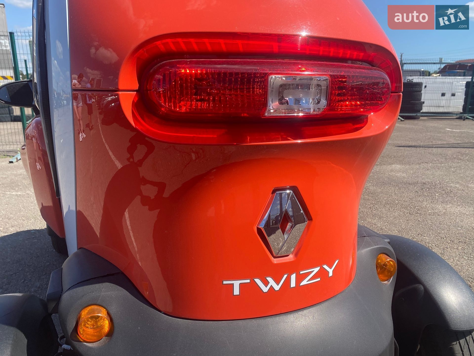 Renault Twizy Z.E. 2020 VIN KNMJ2Z2ZMLP000722 фото оголошення 31 з 33