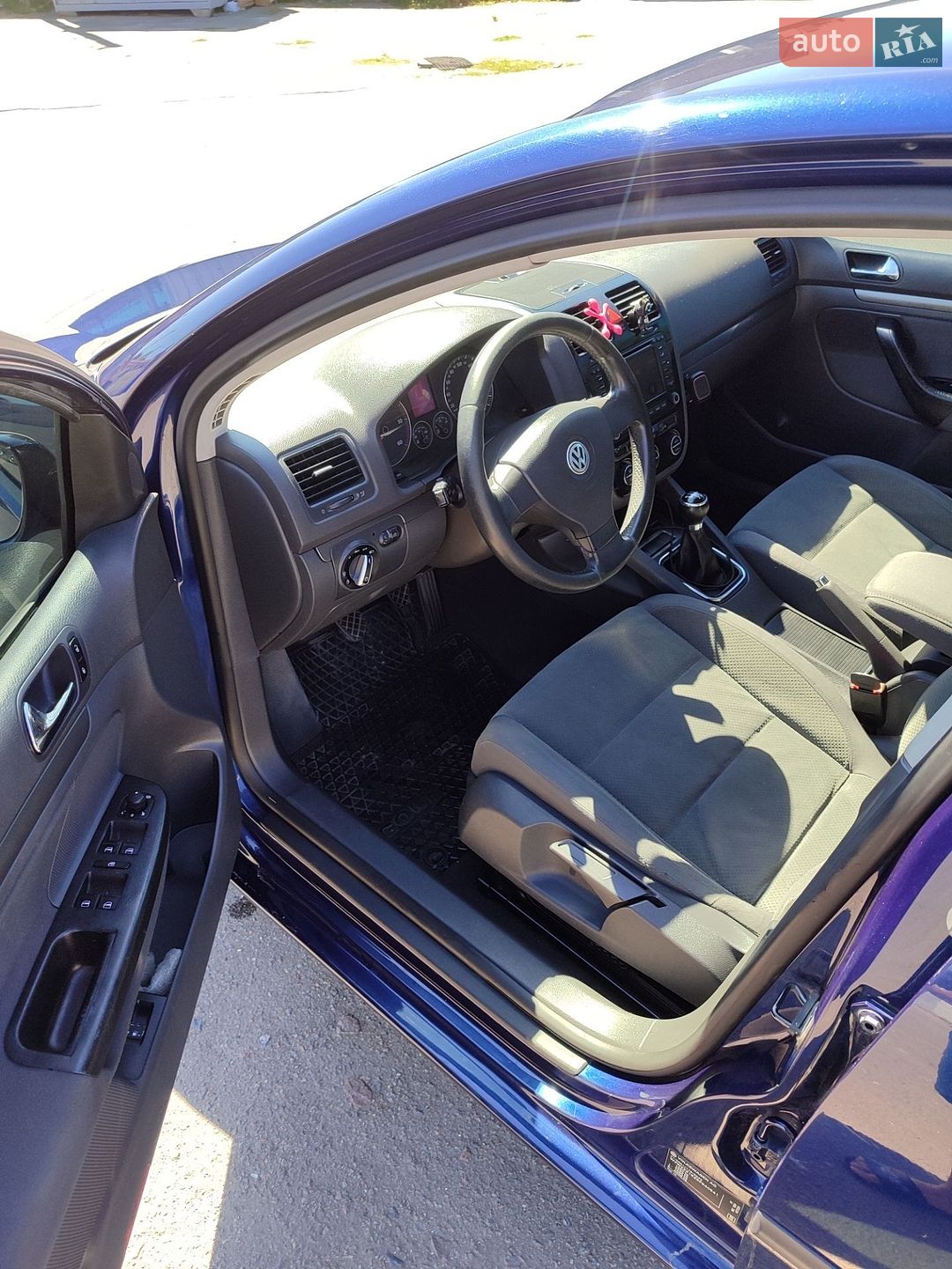 Volkswagen Golf 2004 VIN WVWZZZ1KZ5P040541 фото оголошення 5 з 10