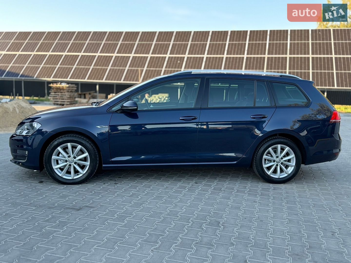 Volkswagen Golf 2016 VIN WVWZZZAUZGP559814 фото оголошення 9 з 130
