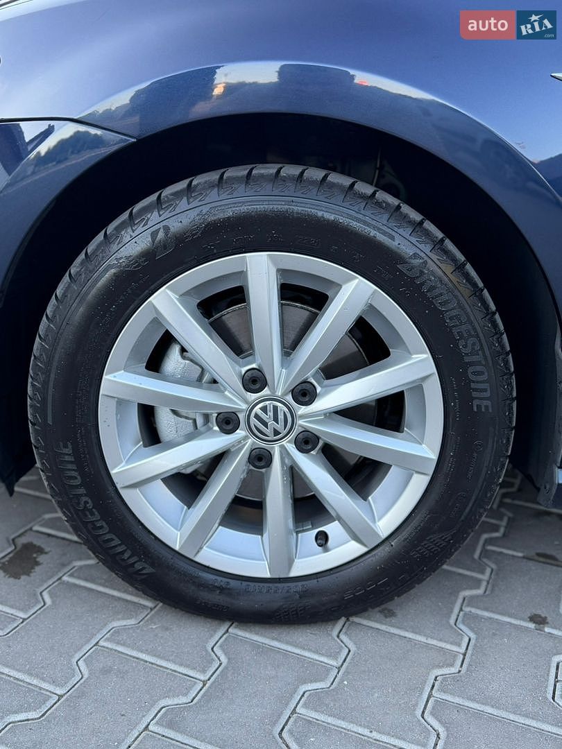 Volkswagen Golf 2016 VIN WVWZZZAUZGP559814 фото оголошення 11 з 130