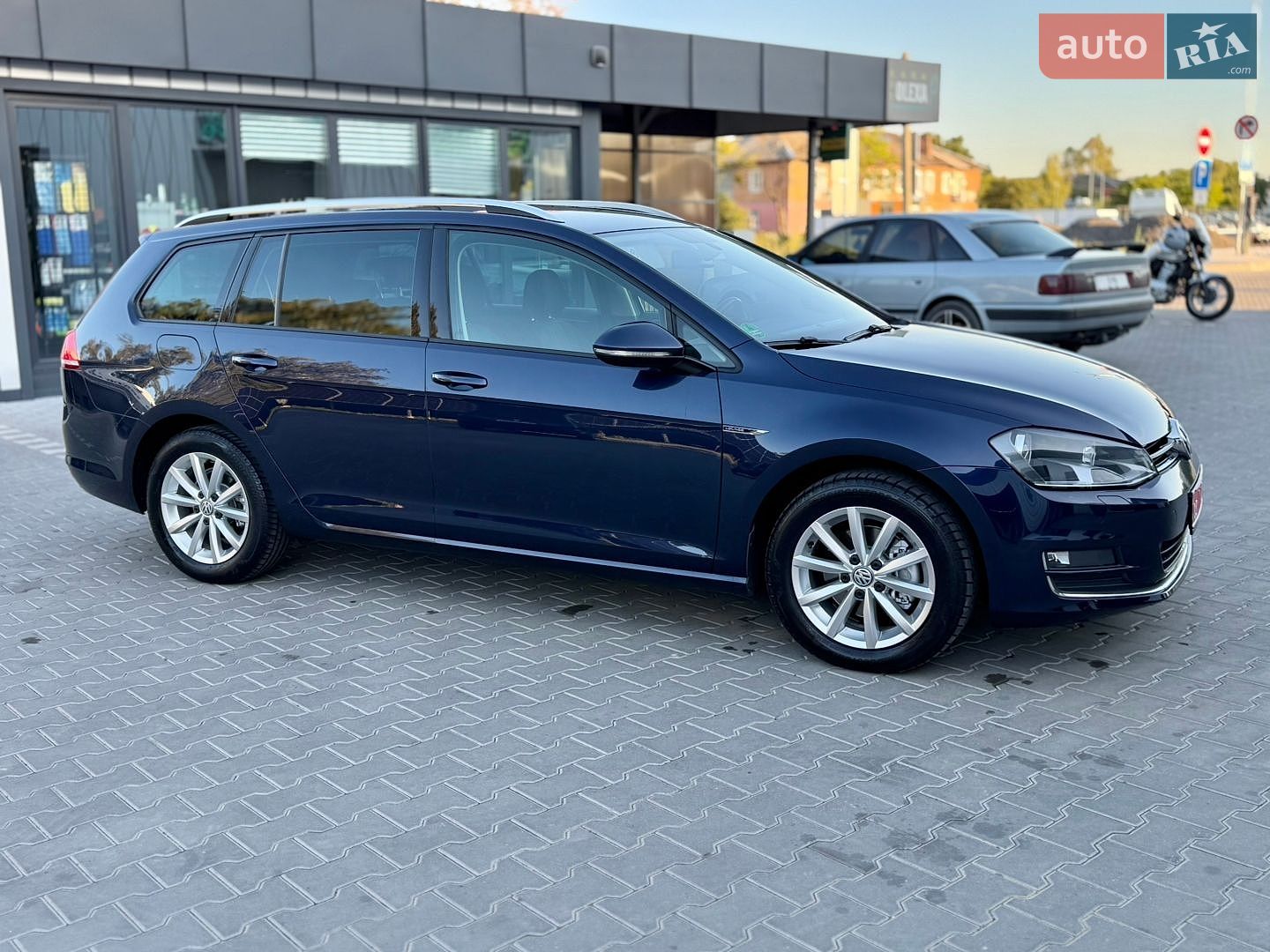 Volkswagen Golf 2016 VIN WVWZZZAUZGP559814 фото оголошення 27 з 130