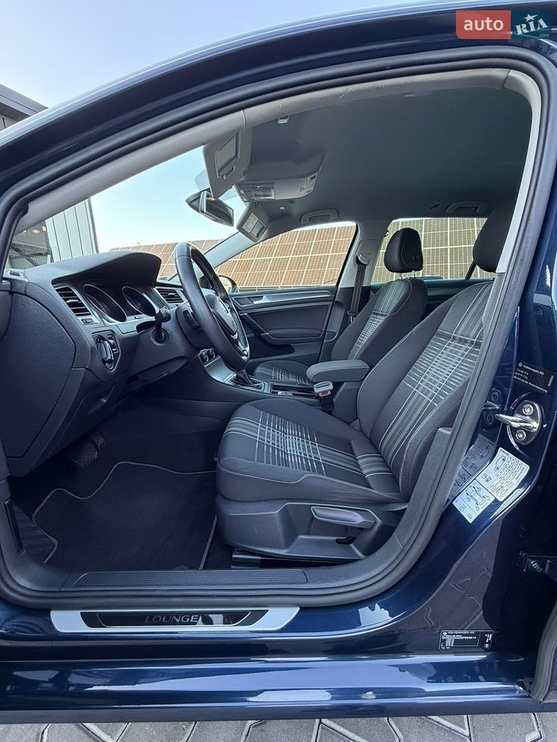 Volkswagen Golf 2016 VIN WVWZZZAUZGP559814 фото оголошення 64 з 130
