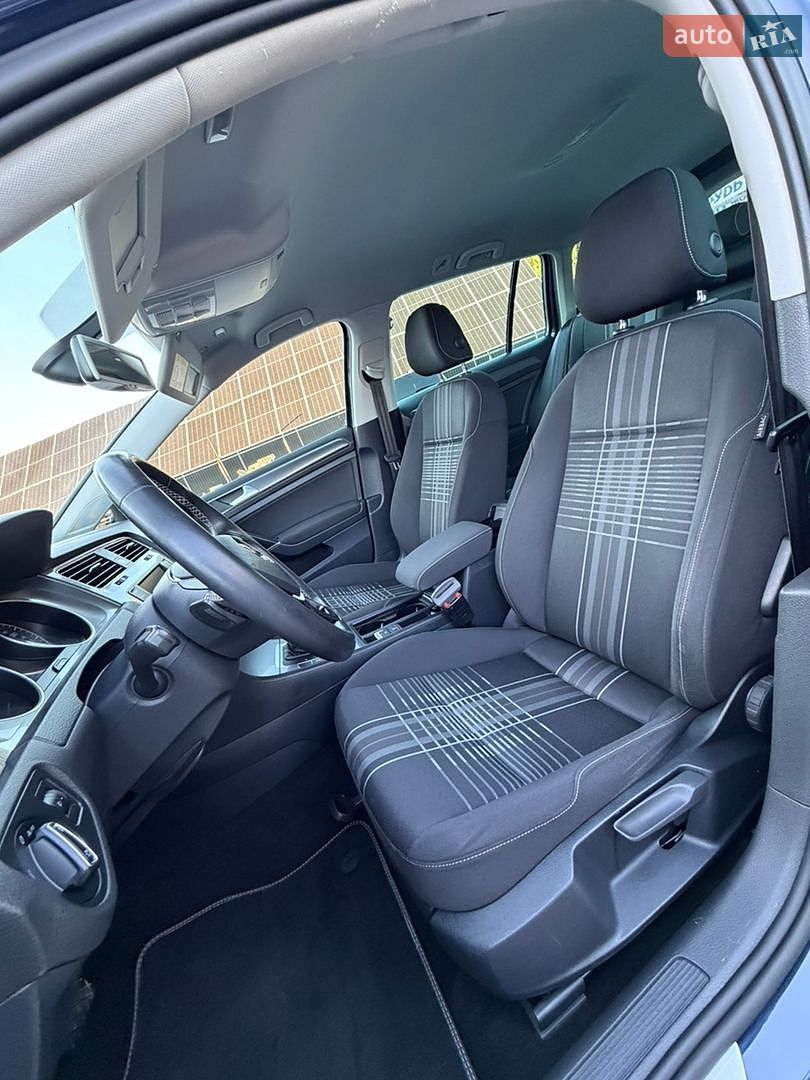 Volkswagen Golf 2016 VIN WVWZZZAUZGP559814 фото оголошення 65 з 130