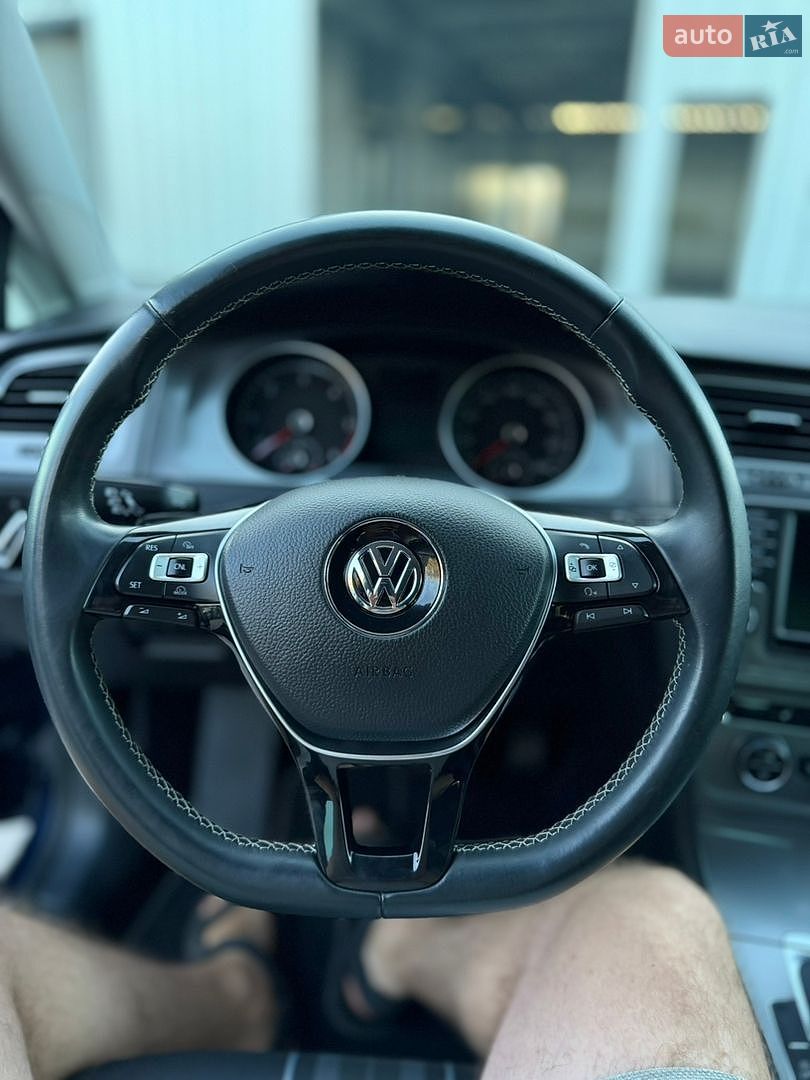 Volkswagen Golf 2016 VIN WVWZZZAUZGP559814 фото оголошення 66 з 130
