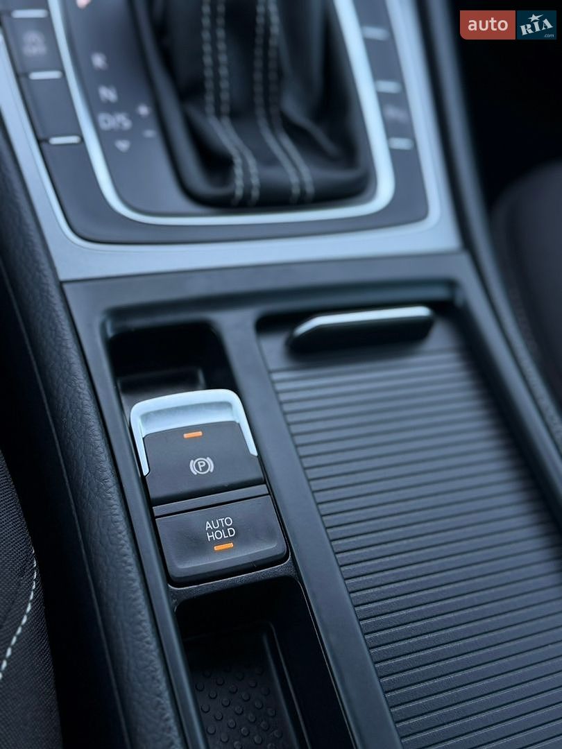 Volkswagen Golf 2016 VIN WVWZZZAUZGP559814 фото оголошення 74 з 130
