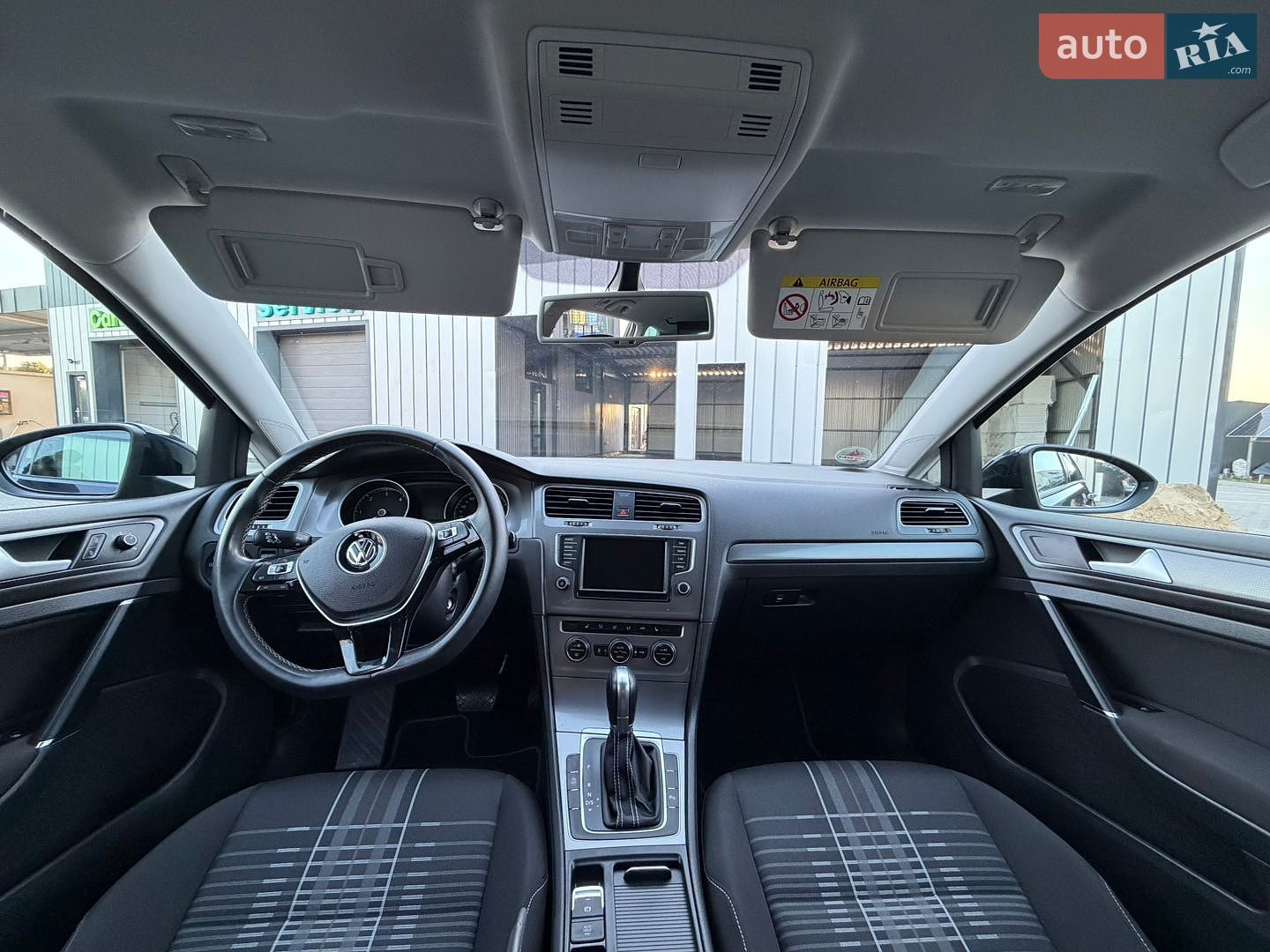 Volkswagen Golf 2016 VIN WVWZZZAUZGP559814 фото оголошення 95 з 130