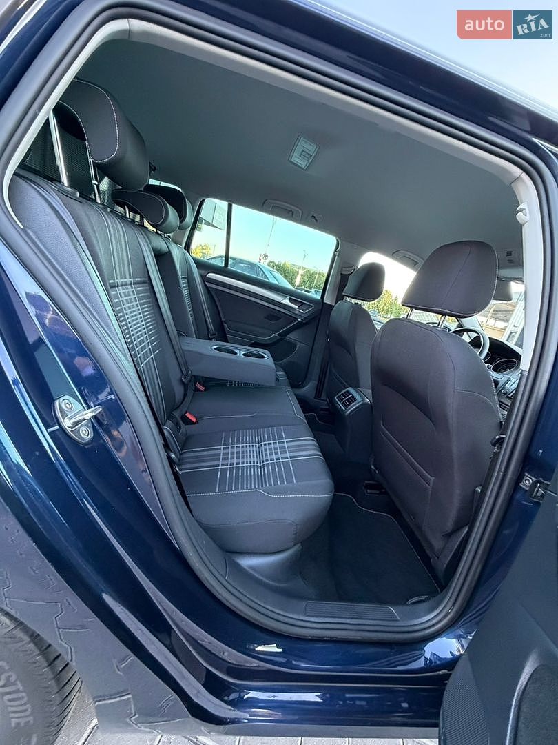 Volkswagen Golf 2016 VIN WVWZZZAUZGP559814 фото оголошення 98 з 130
