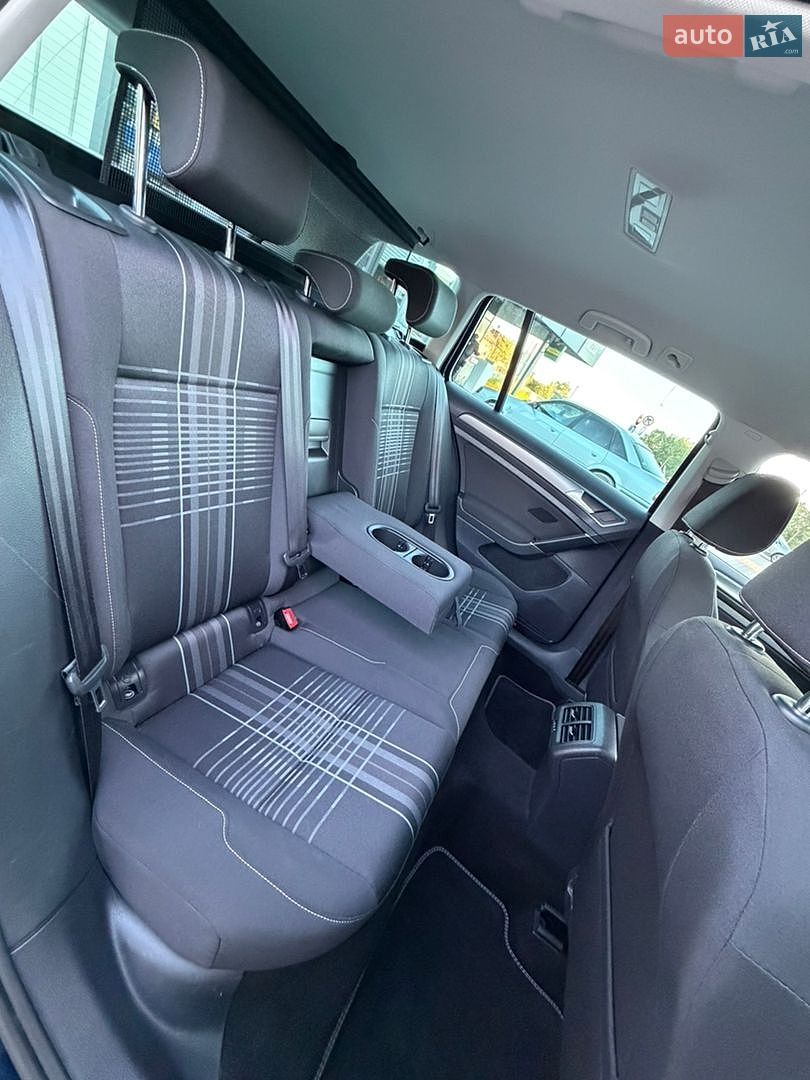 Volkswagen Golf 2016 VIN WVWZZZAUZGP559814 фото оголошення 104 з 130
