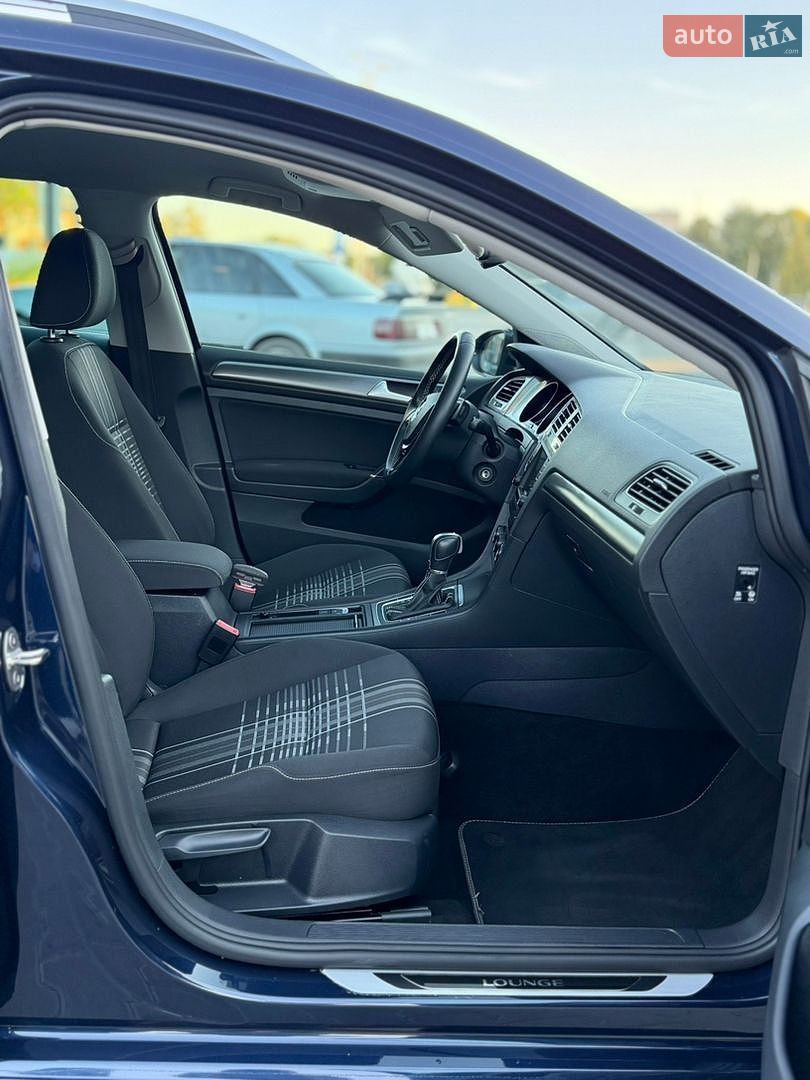 Volkswagen Golf 2016 VIN WVWZZZAUZGP559814 фото оголошення 106 з 130