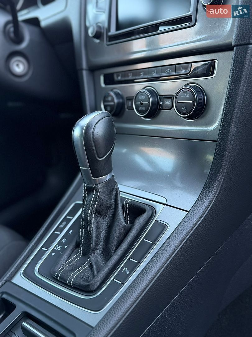 Volkswagen Golf 2016 VIN WVWZZZAUZGP559814 фото оголошення 111 з 130