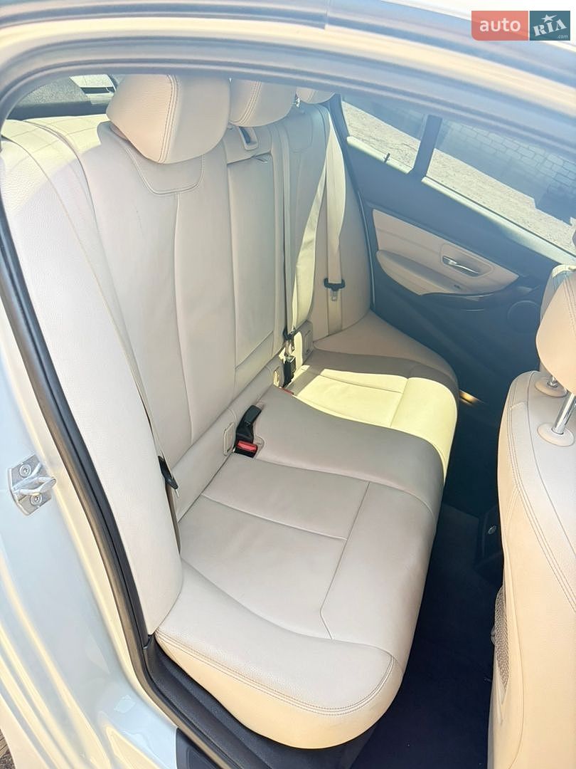 BMW 3 Series 2015 VIN WBA3A5G54FNS90373 фото оголошення 12 з 20