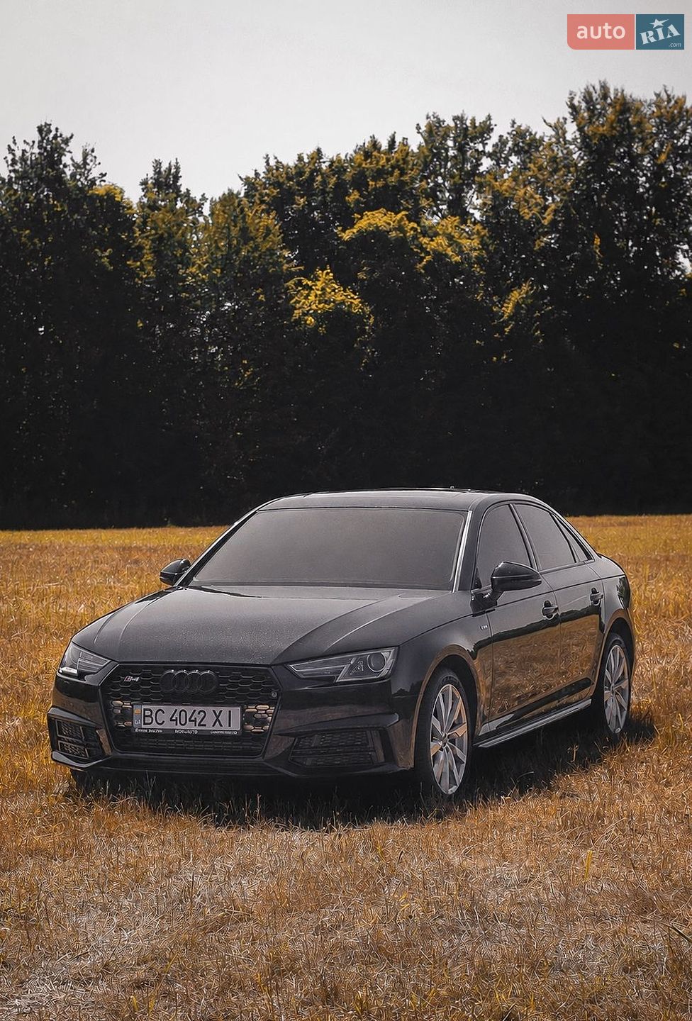 Audi A4 2018 VIN WAUKMAF47JN013150 фото оголошення 3 з 42