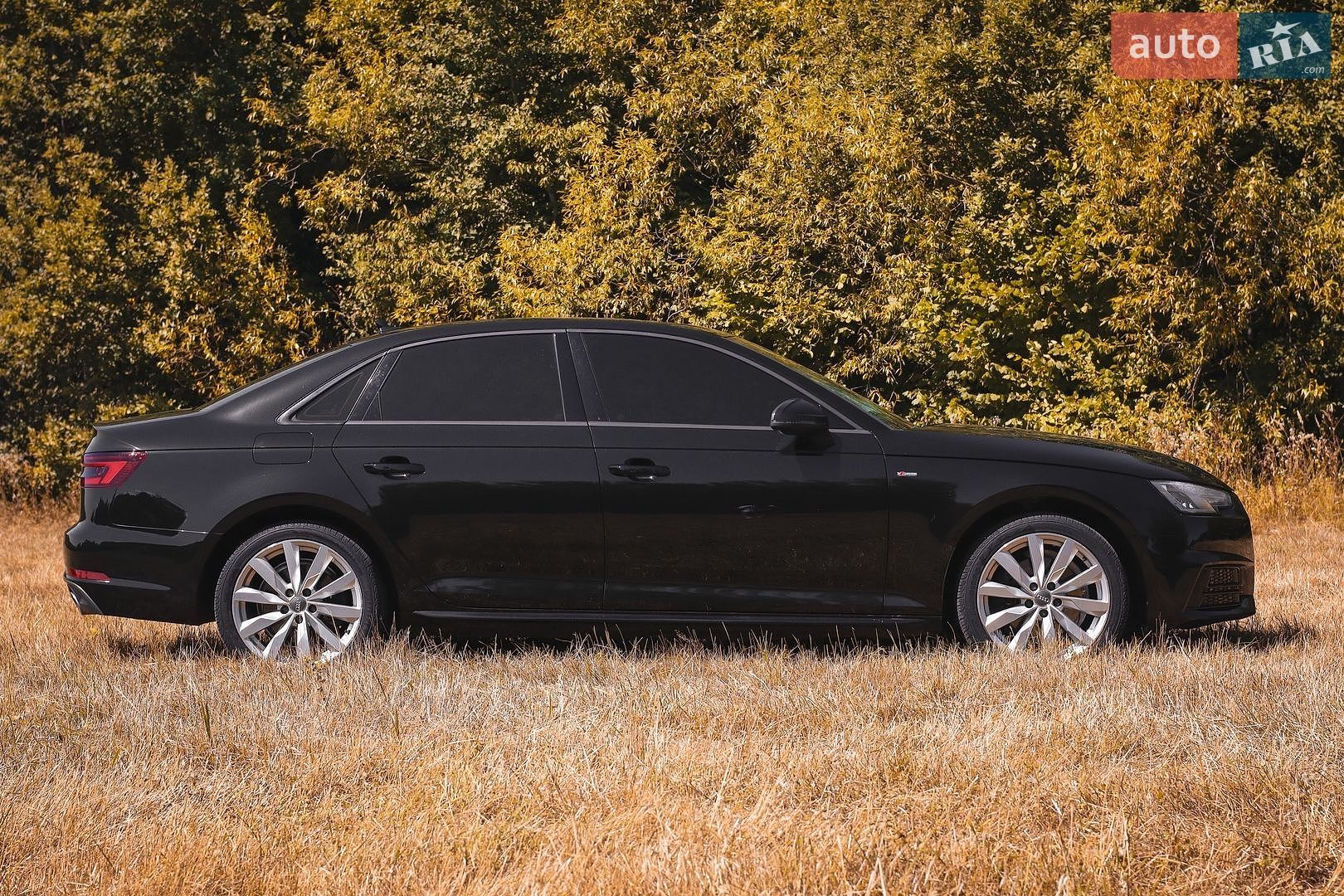 Audi A4 2018 VIN WAUKMAF47JN013150 фото оголошення 18 з 42