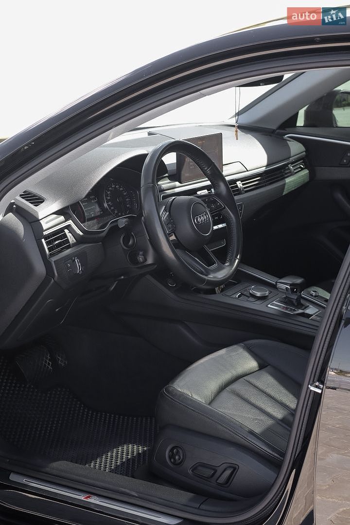 Audi A4 2018 VIN WAUKMAF47JN013150 фото оголошення 30 з 42