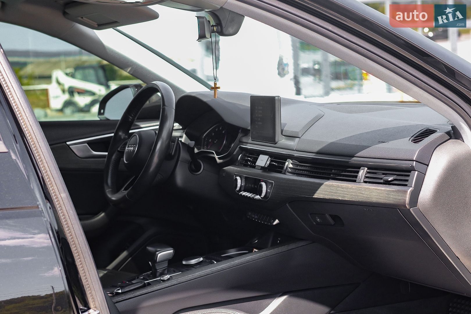 Audi A4 2018 VIN WAUKMAF47JN013150 фото оголошення 38 з 42