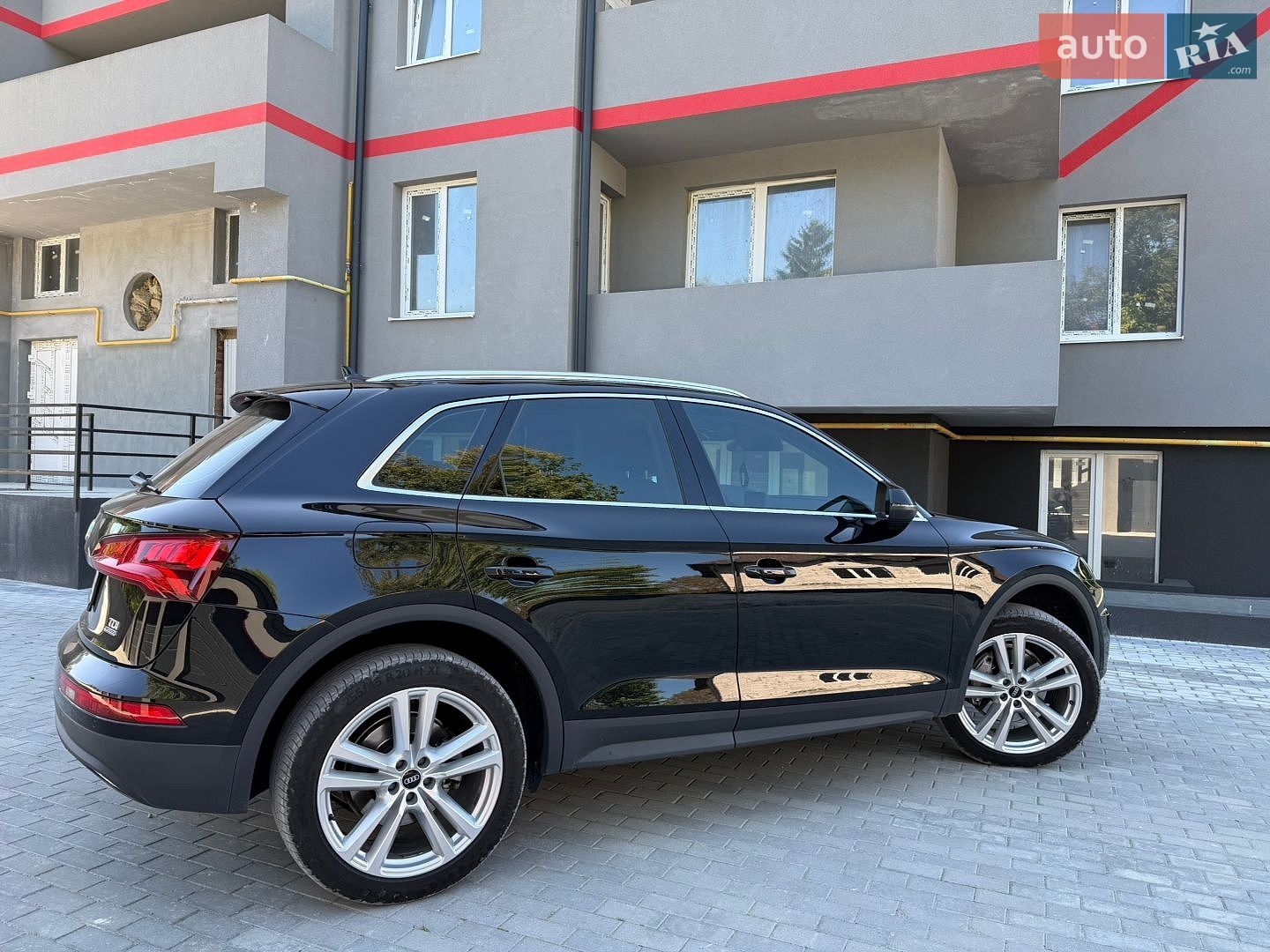 Audi Q5 2017 VIN WAUZZZFY3J2039926 фото оголошення 20 з 49