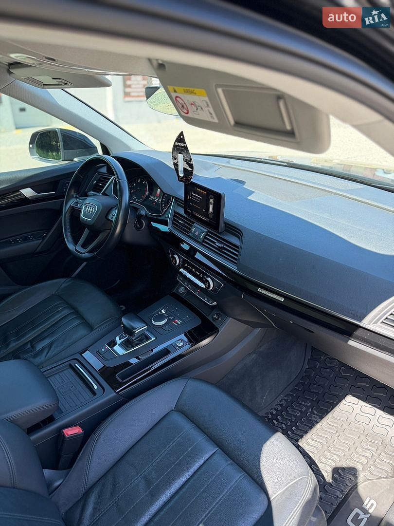 Audi Q5 2017 VIN WAUZZZFY3J2039926 фото оголошення 27 з 49