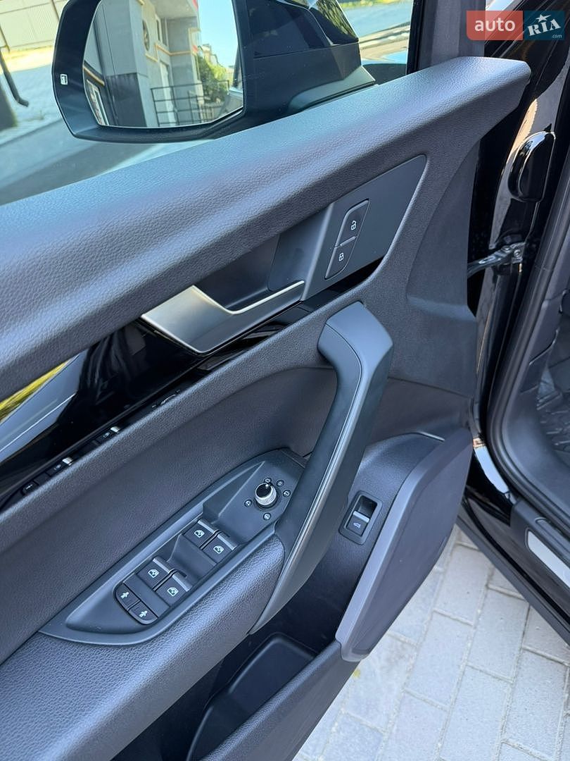 Audi Q5 2017 VIN WAUZZZFY3J2039926 фото оголошення 39 з 49