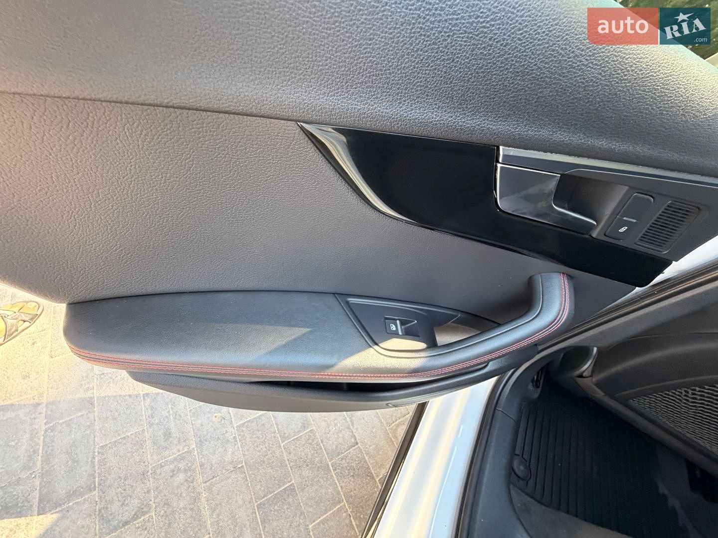 Audi A4 2018 VIN WAUENAF41JA082465 фото оголошення 25 з 30