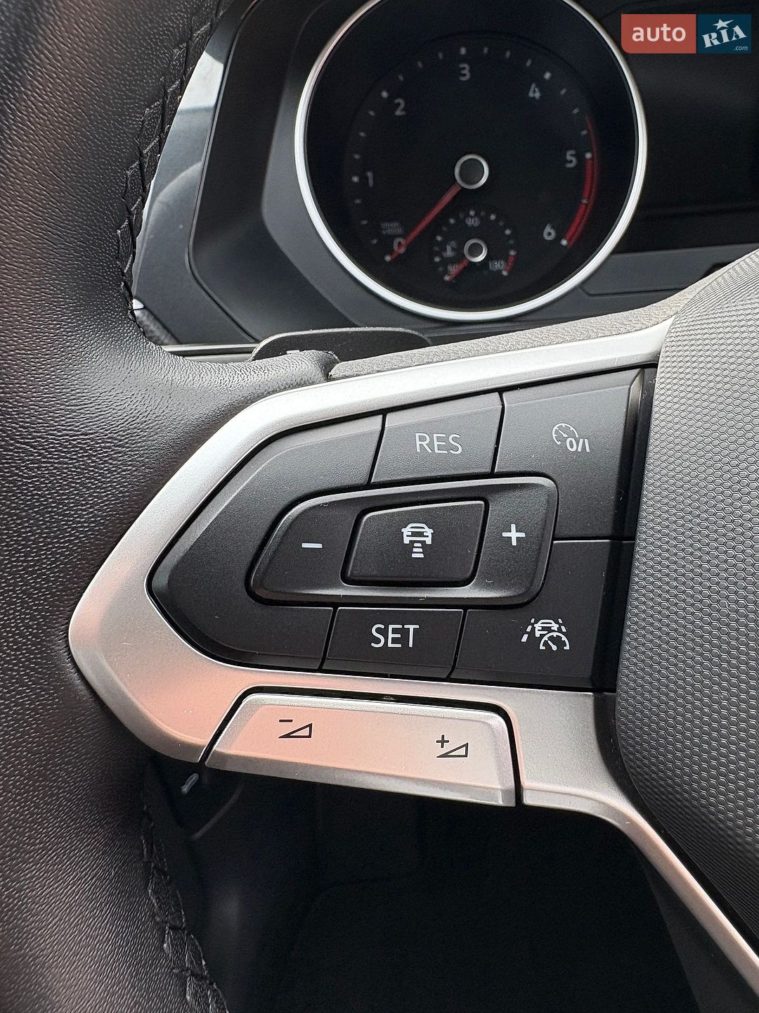 Volkswagen Tiguan 2020 VIN WVGZZZ5NZMW525834 фото оголошення 37 з 44