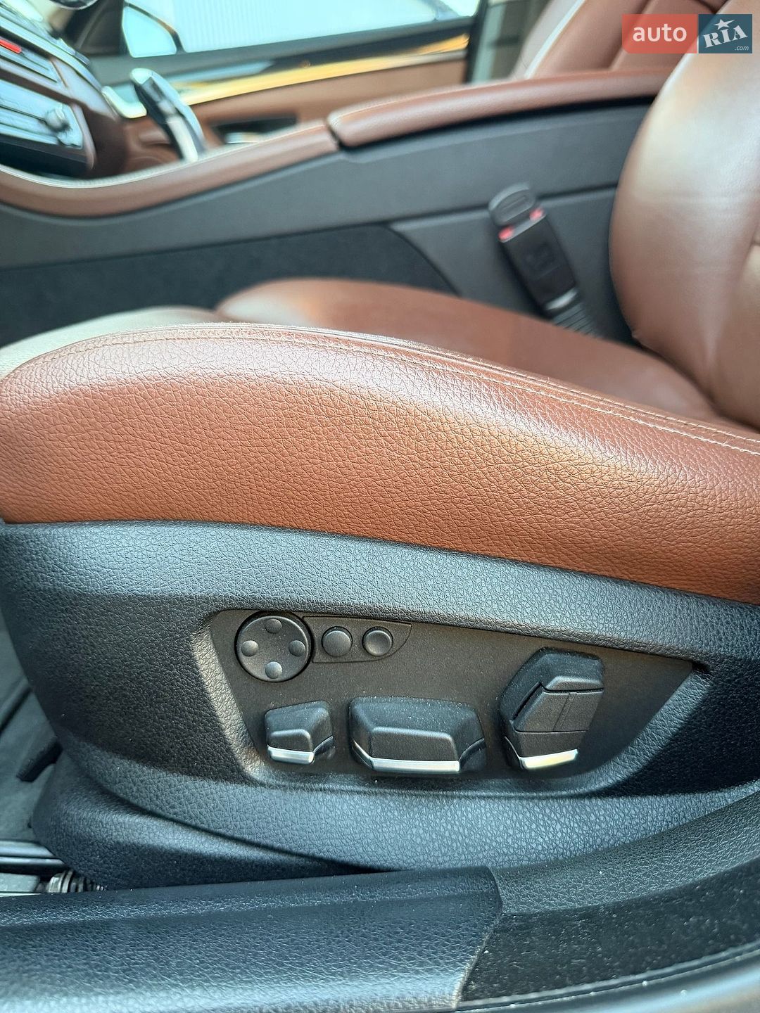 BMW 5 Series 2012 VIN WBAXA51010DW59623 фото оголошення 9 з 18