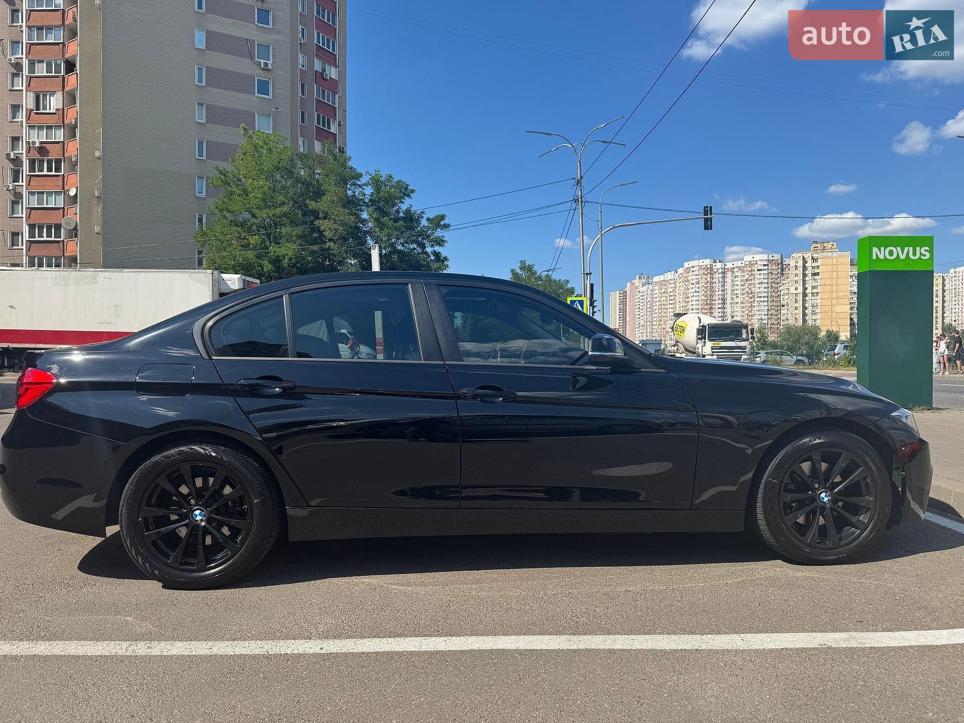 BMW 3 Series 2017 VIN WBA8A3C32HA066947 фото оголошення 5 з 36