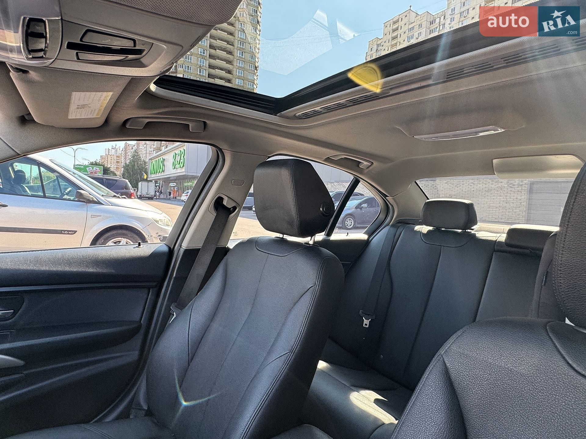 BMW 3 Series 2017 VIN WBA8A3C32HA066947 фото оголошення 11 з 36