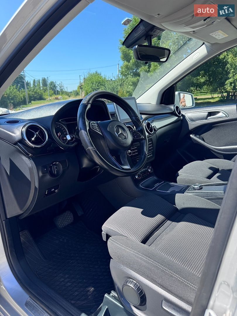 Mercedes-Benz B-Class 2016 VIN WDD2428901J010089 фото оголошення 12 з 19
