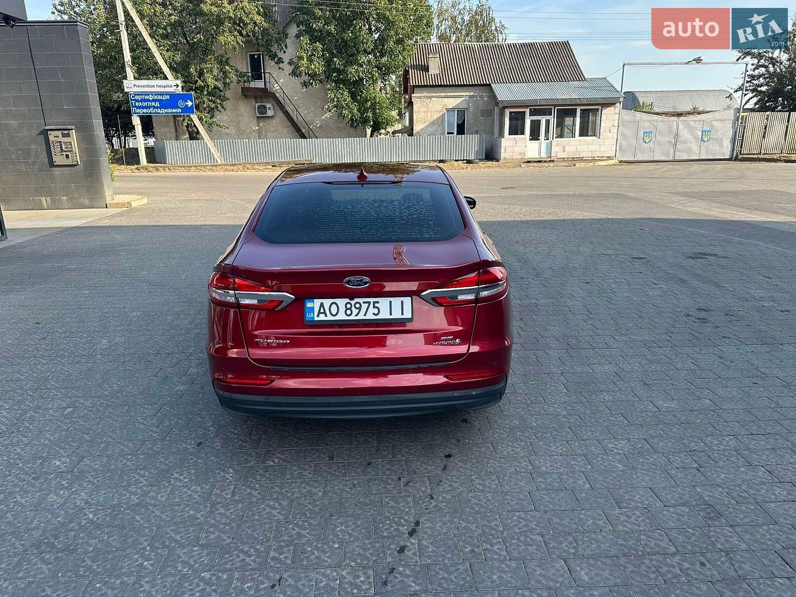 Ford Fusion 2019 VIN 3FA6P0LU9KR205636 фото оголошення 8 з 25